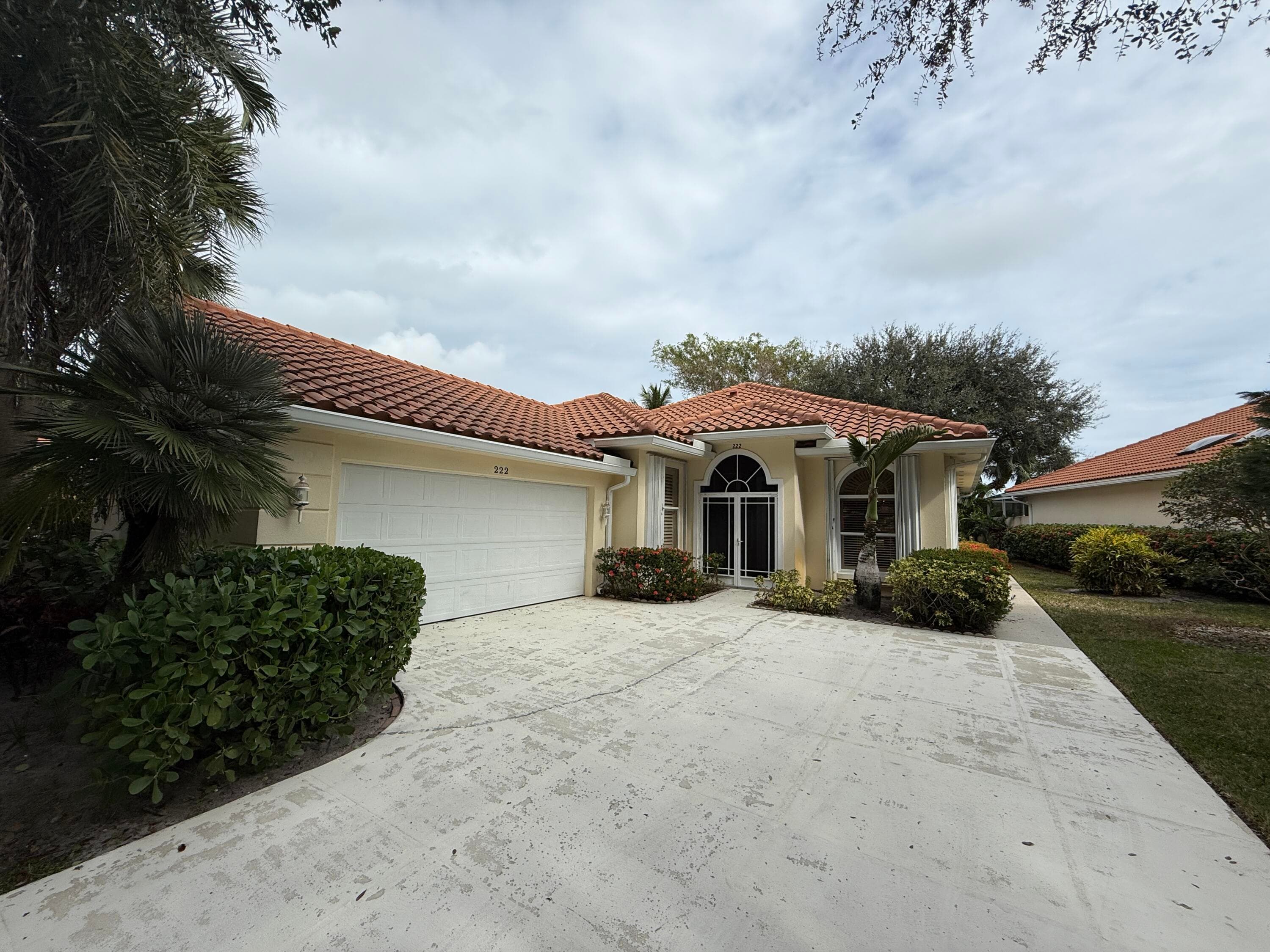 222 E Tall Oaks Circle, Palm Beach Gardens, FL 33410 — photo 1 of 19