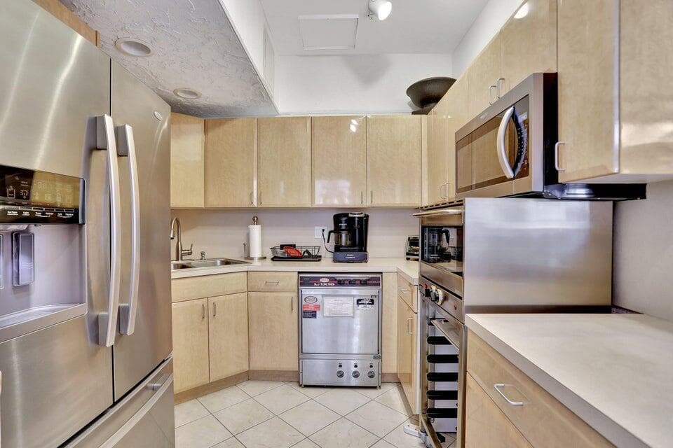 1021 Hillsboro Mile 1108, Hillsboro Beach, FL 33062 — photo 41 of 52