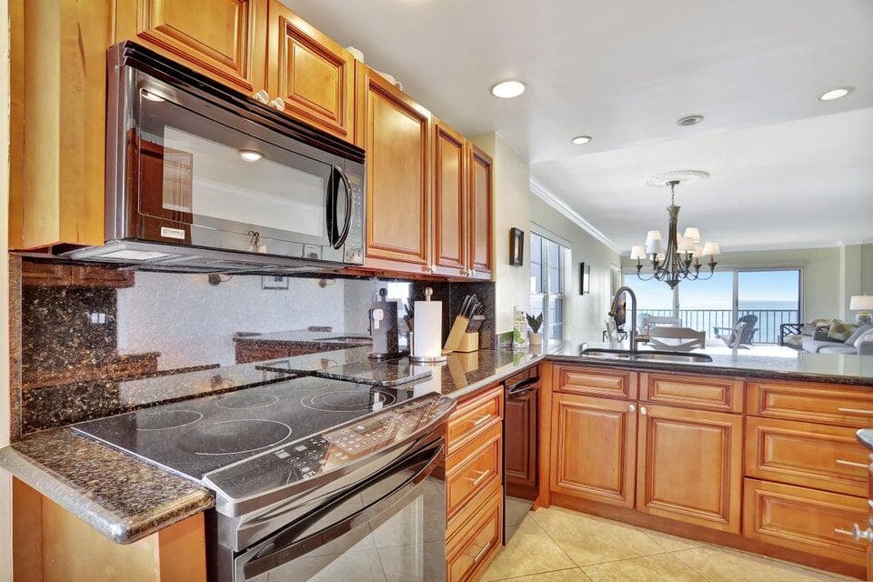 1021 Hillsboro Mile 1108, Hillsboro Beach, FL 33062 — photo 4 of 52