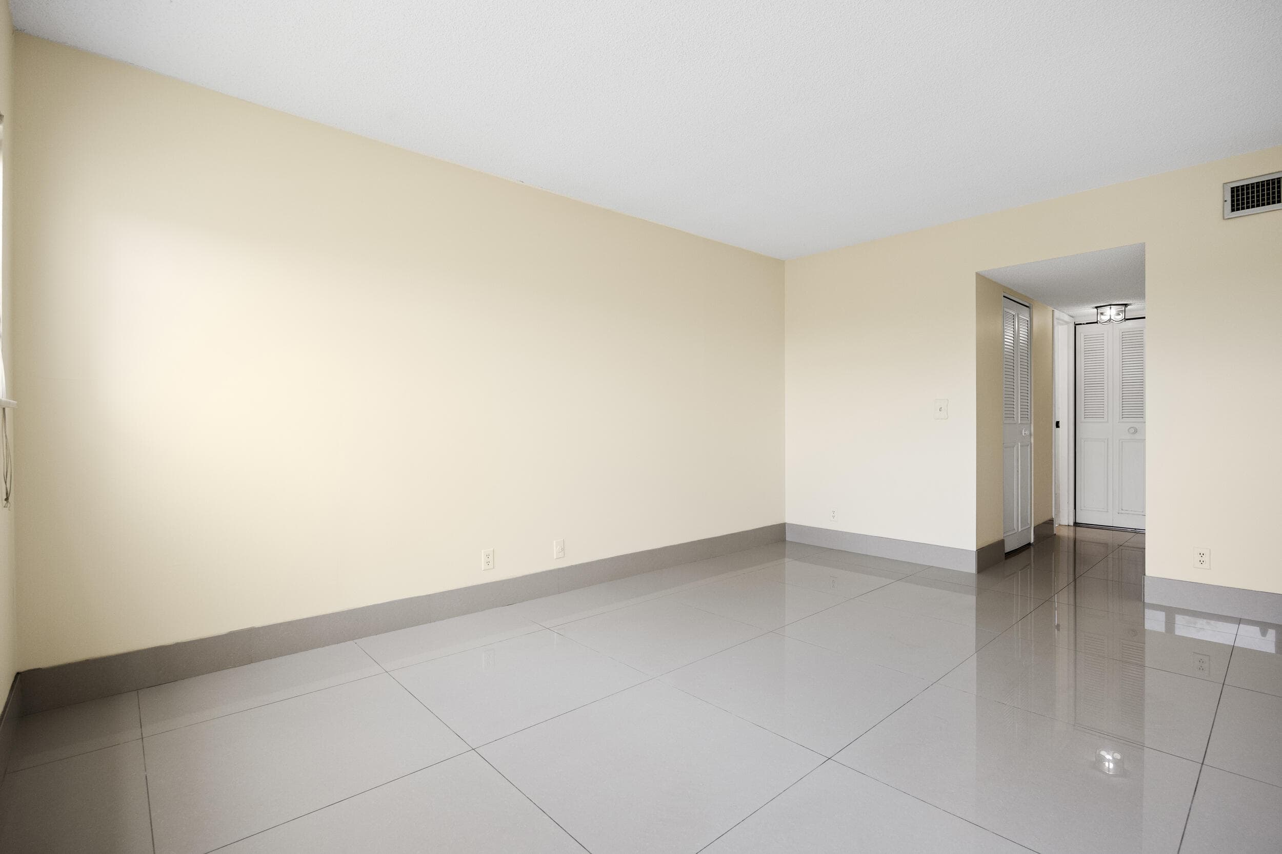 3590 Via Poinciana 510, Lake Worth, FL 33467 — photo 11 of 25