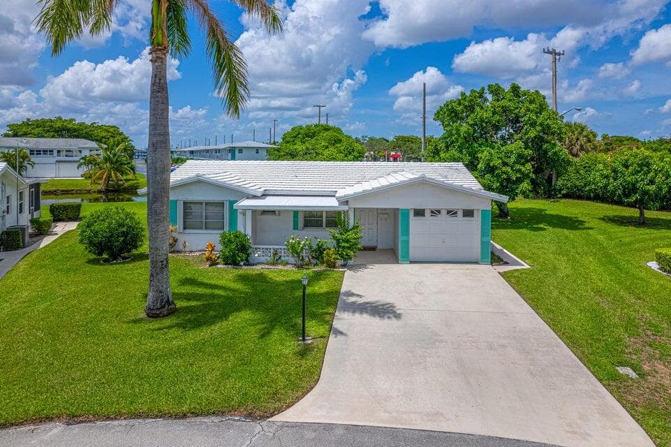 135 NW 14th Street, Boynton Beach, FL 33426 — photo 5 of 42