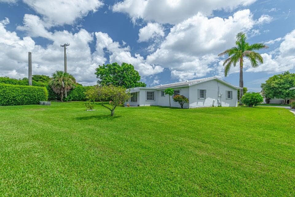 135 NW 14th Street, Boynton Beach, FL 33426 — photo 4 of 42