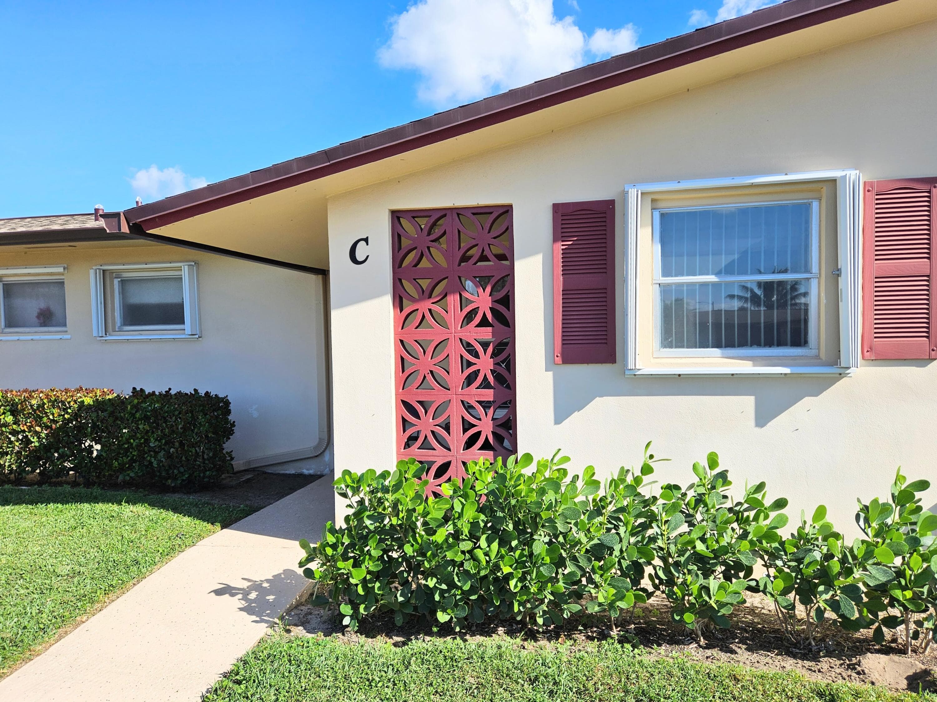 2950 Crosley Drive E C, West Palm Beach, FL 33415 — photo 1 of 27
