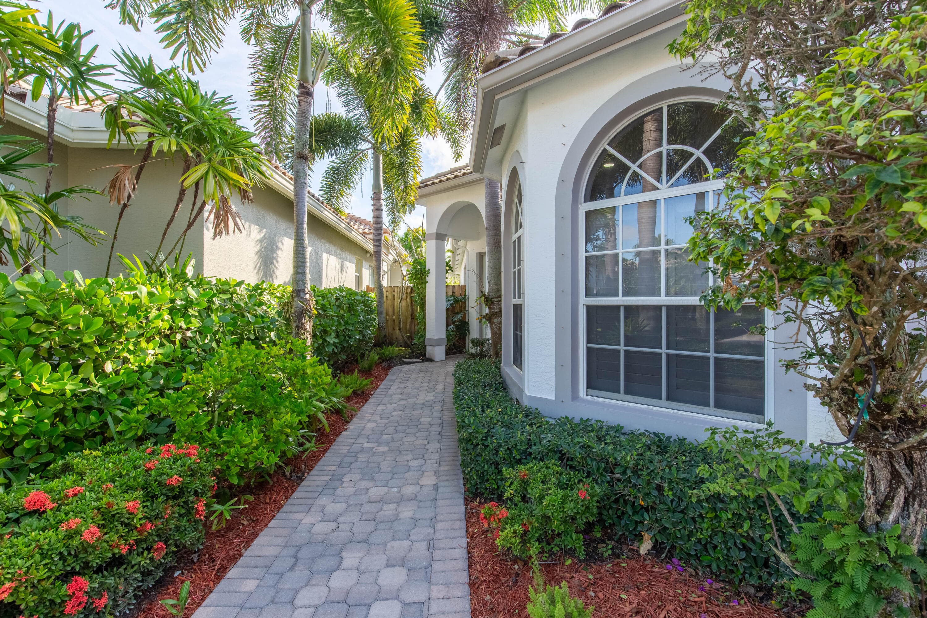 2443 Players Ct, Wellington, FL 33414 — photo 2 of 33
