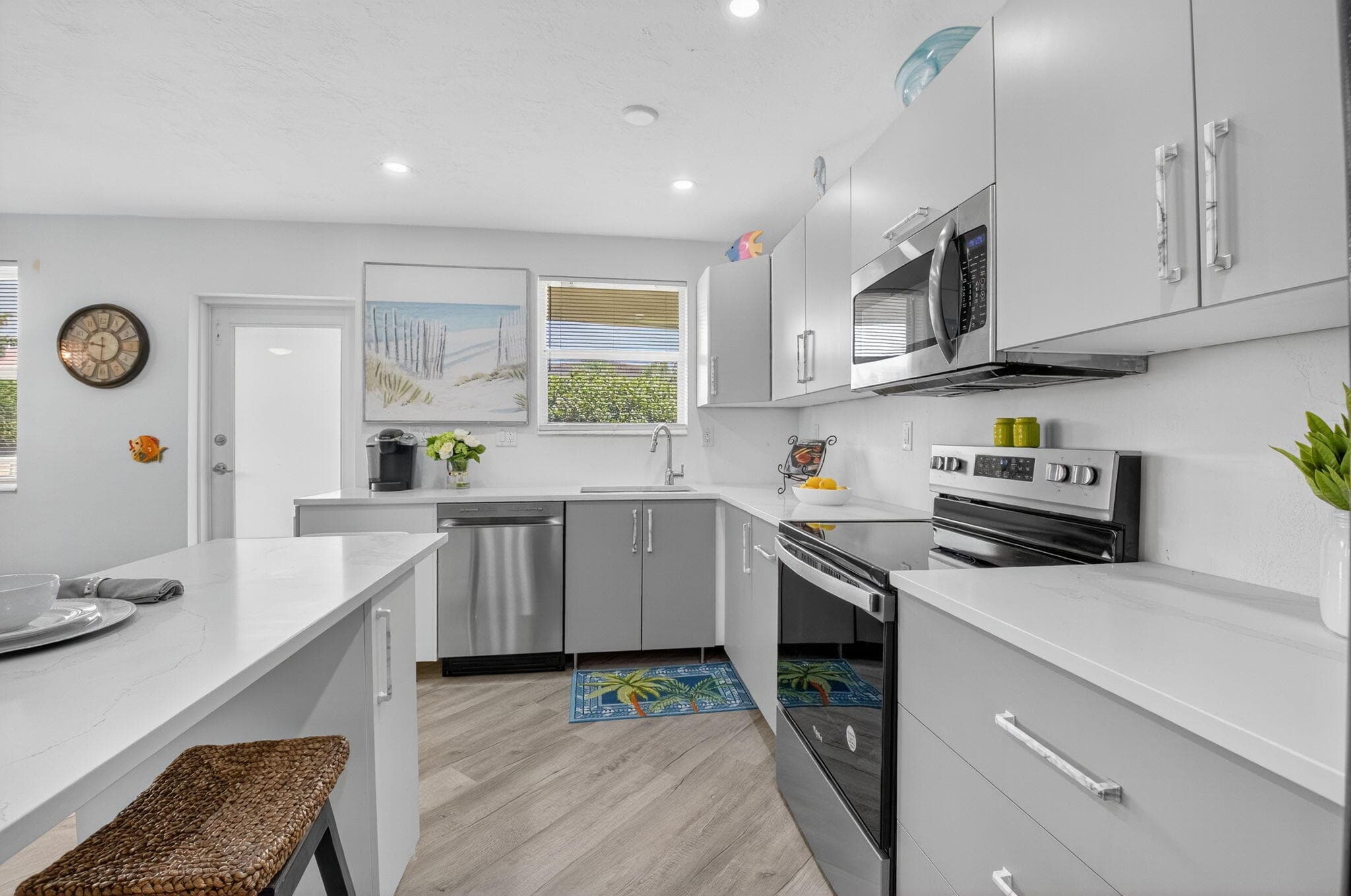 930 Osceola Drive 8, Boca Raton, FL 33432 — photo 1 of 33