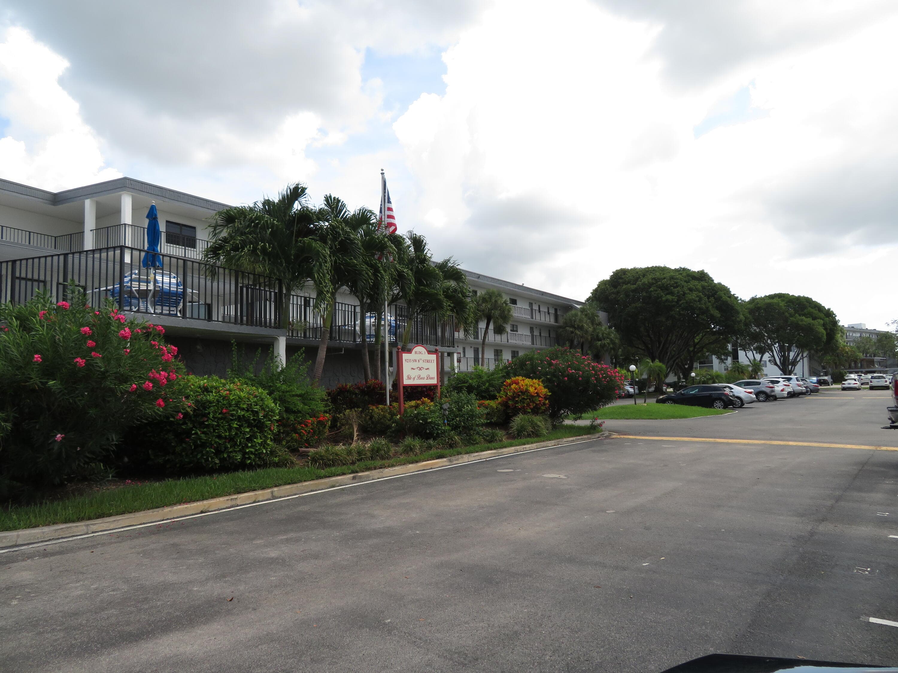 9233 SW 8th Street 117, Boca Raton, FL 33428 — photo 3 of 37