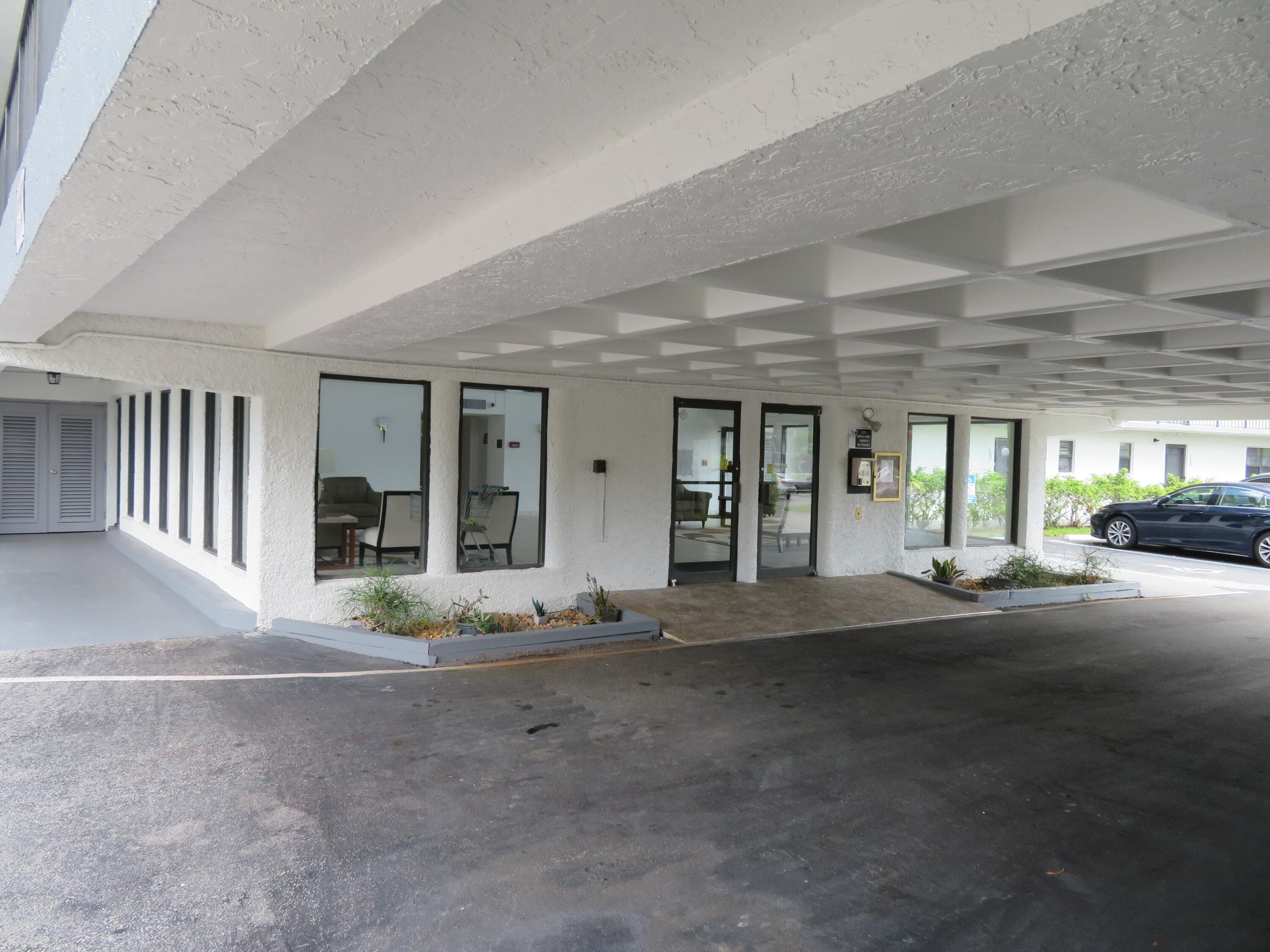 9233 SW 8th Street 117, Boca Raton, FL 33428 — photo 6 of 37