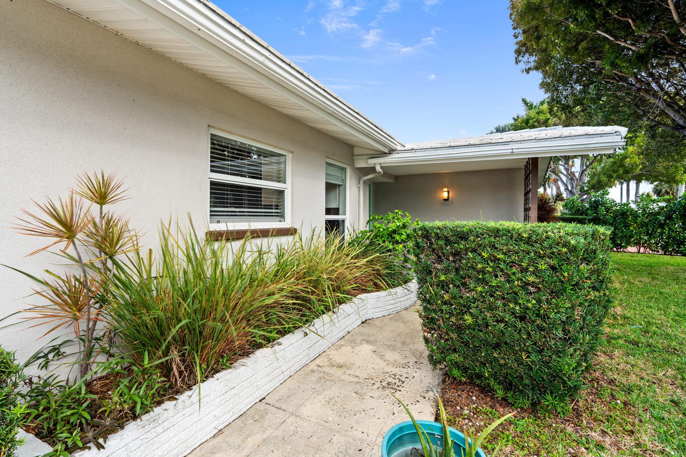 113 Park Lane E, Hypoluxo, FL 33462 — photo 8 of 36