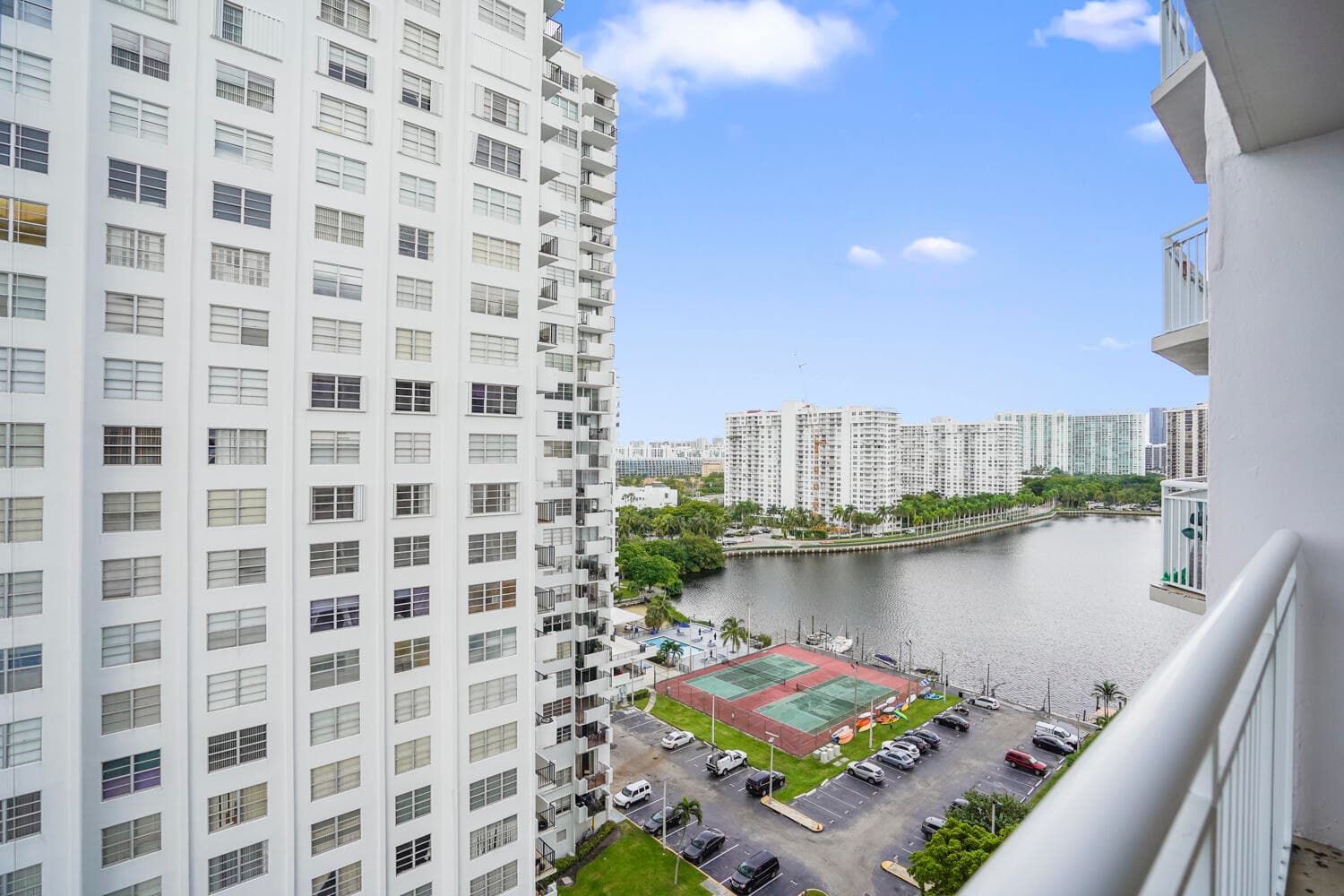 18051 Biscayne Boulevard 1504, Aventura, FL 33160 — photo 1 of 92