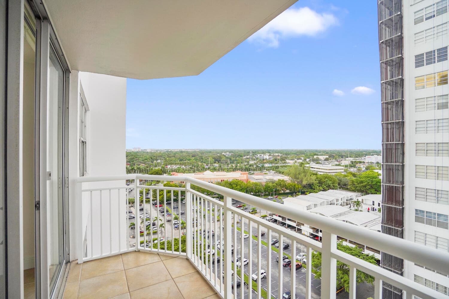 18051 Biscayne Boulevard 1504, Aventura, FL 33160 — photo 26 of 92