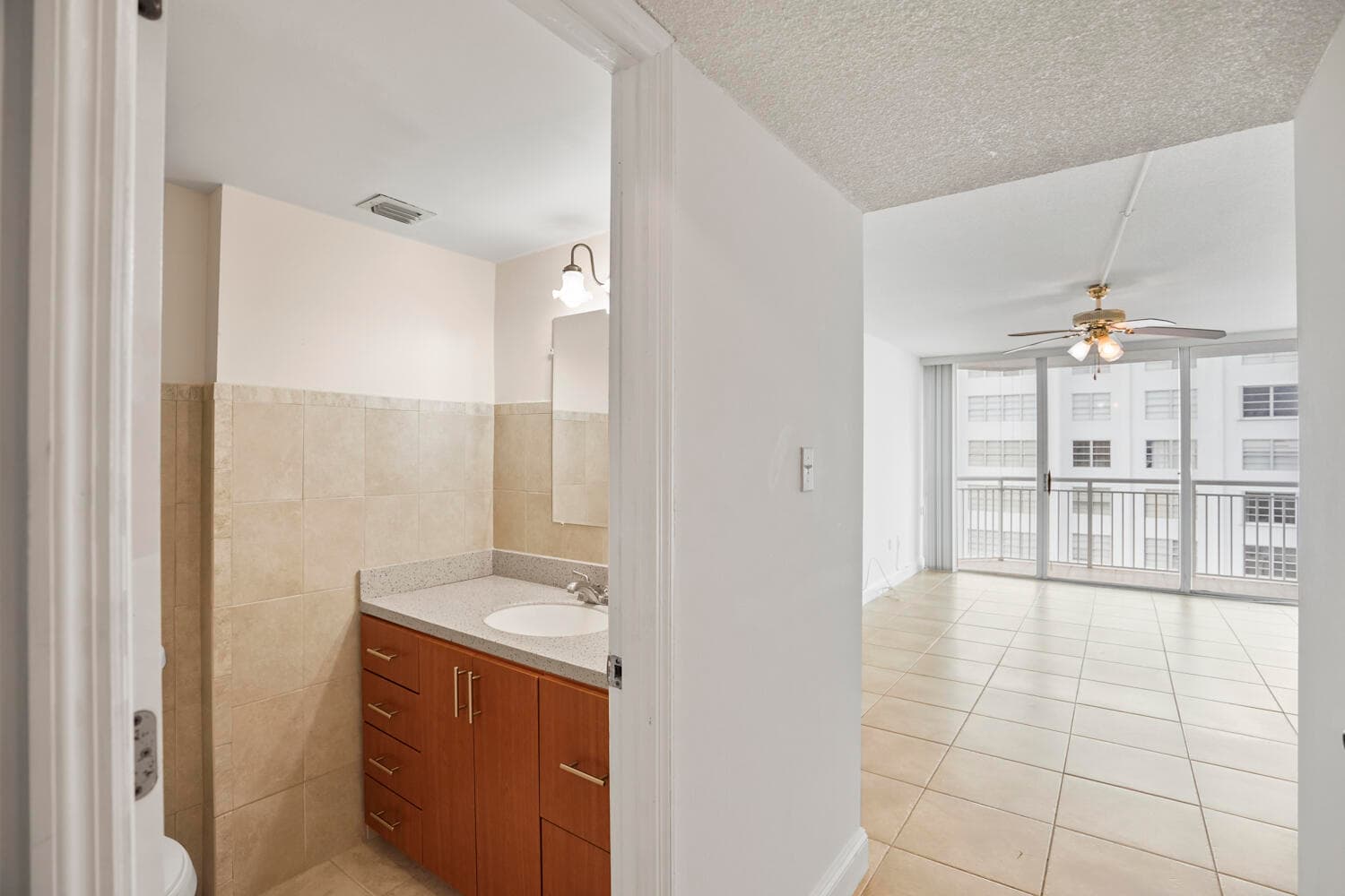 18051 Biscayne Boulevard 1504, Aventura, FL 33160 — photo 31 of 92
