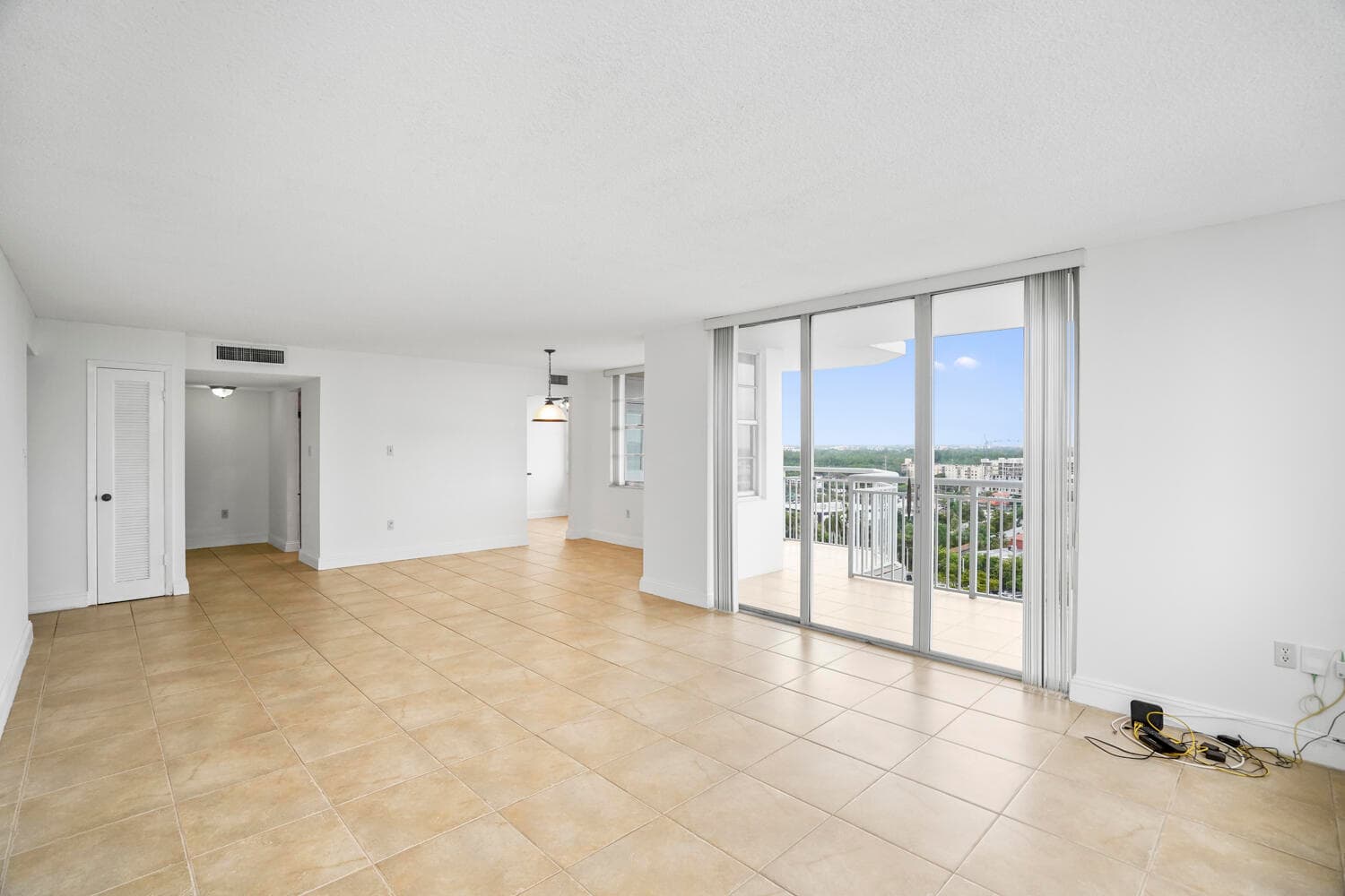 18051 Biscayne Boulevard 1504, Aventura, FL 33160 — photo 51 of 92
