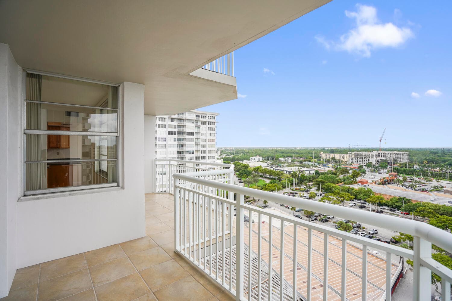 18051 Biscayne Boulevard 1504, Aventura, FL 33160 — photo 61 of 92