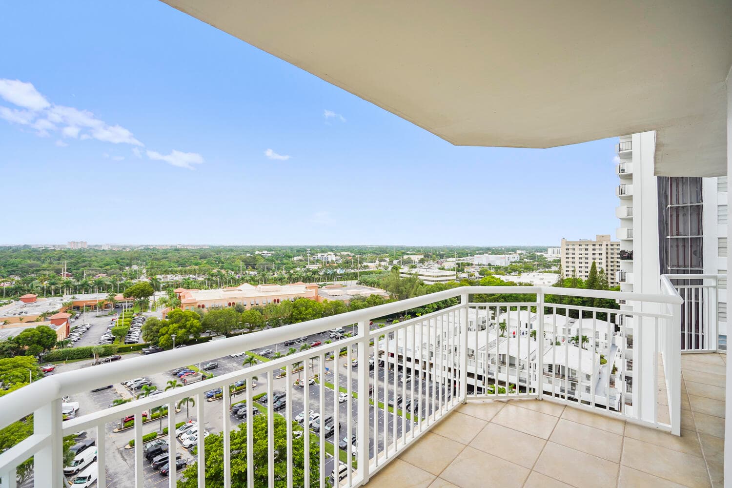 18051 Biscayne Boulevard 1504, Aventura, FL 33160 — photo 62 of 92