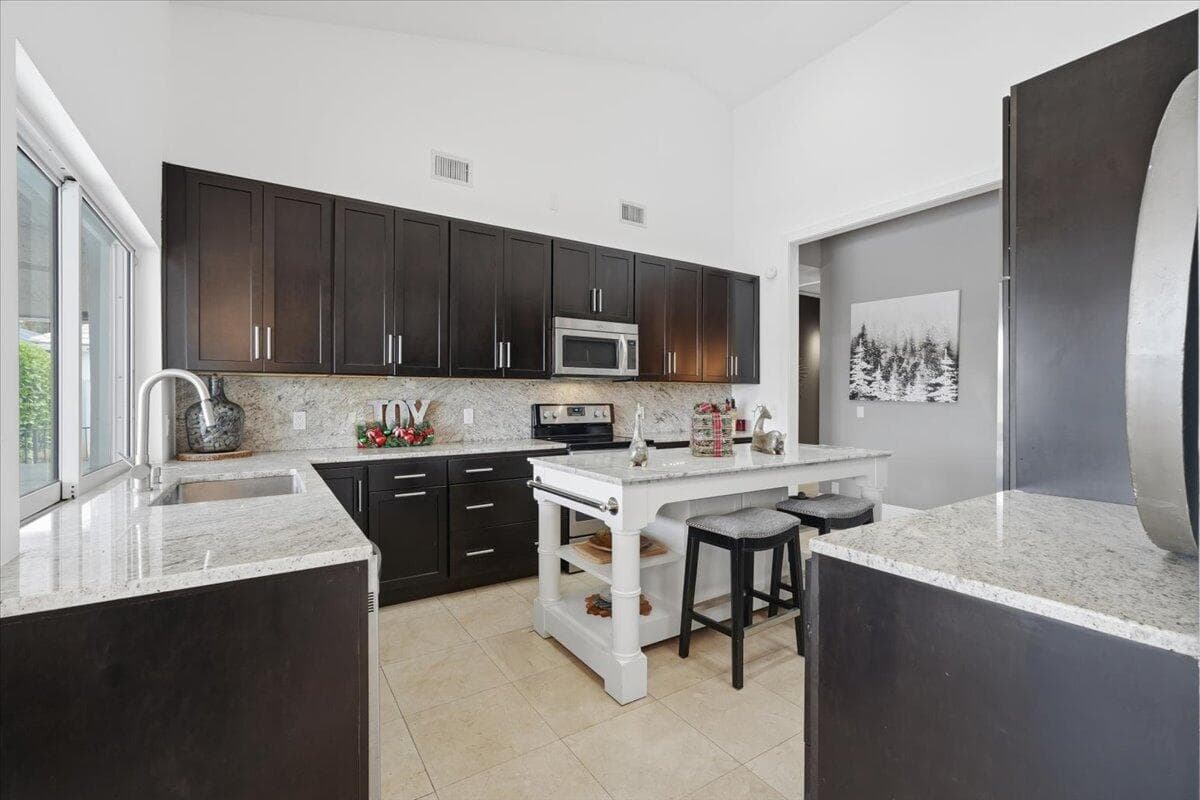 2106 Sunderland Avenue, Wellington, FL 33414 — photo 14 of 46