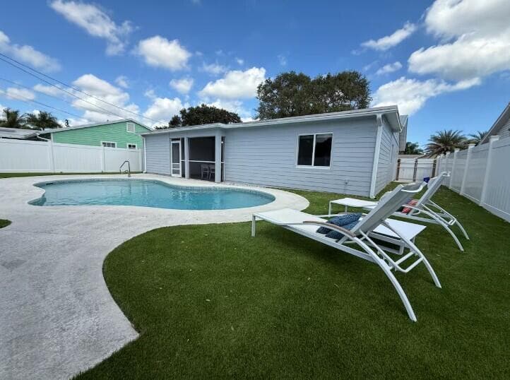 516 E Whitney Drive, Jupiter, FL 33458 — photo 44 of 47