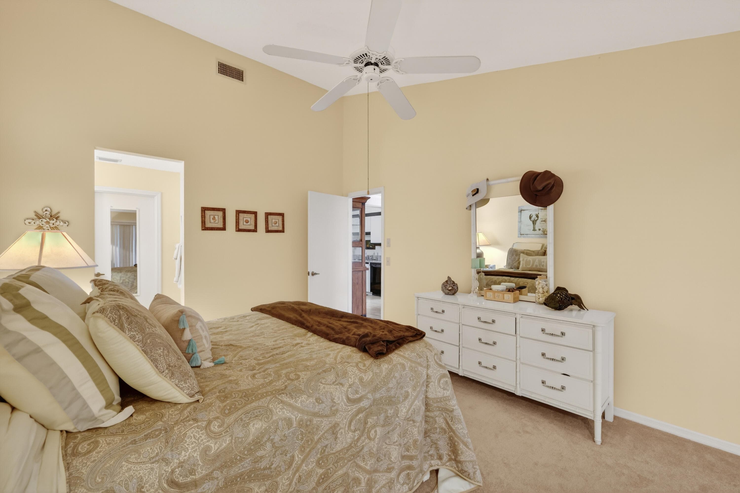 2540 SE Tropical East Circle E, Port St. Lucie, FL 34952 — photo 13 of 49