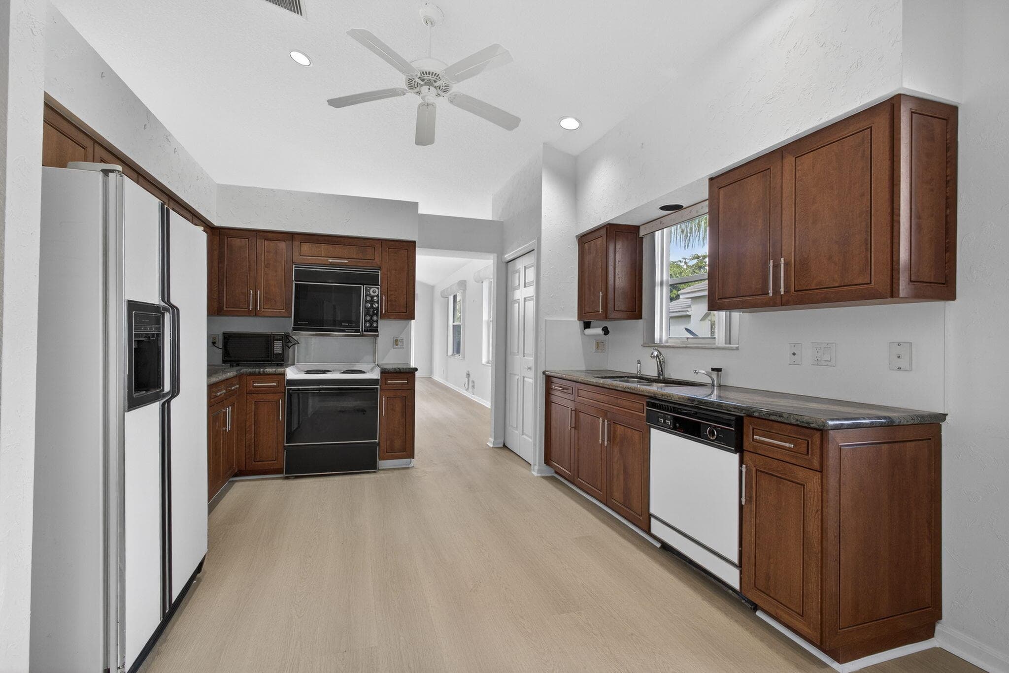 6375 Three Lakes Lane, Boynton Beach, FL 33437 — photo 14 of 49