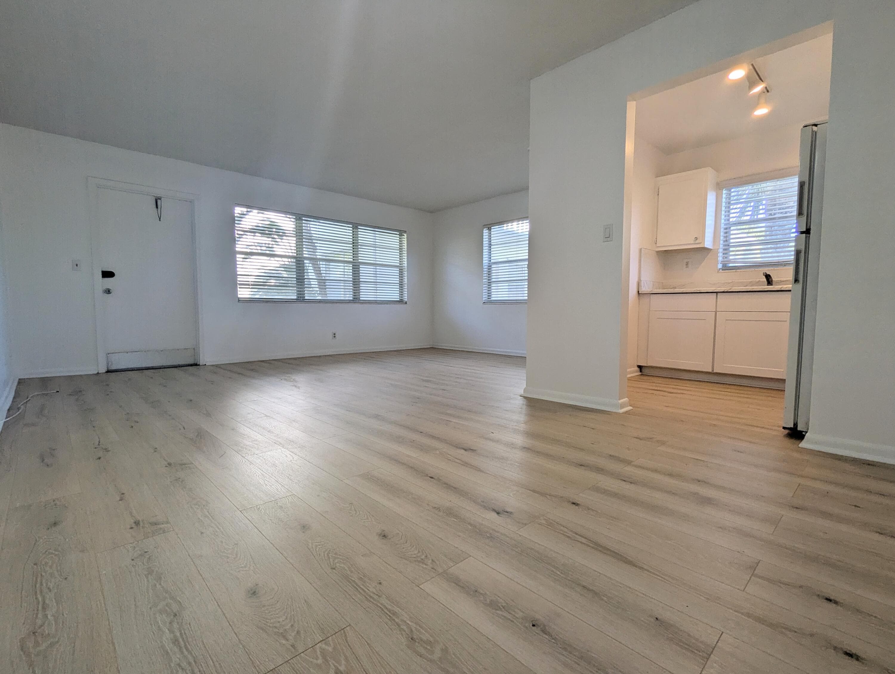 353 Sheffield O, West Palm Beach, FL 33417 — photo 1 of 26