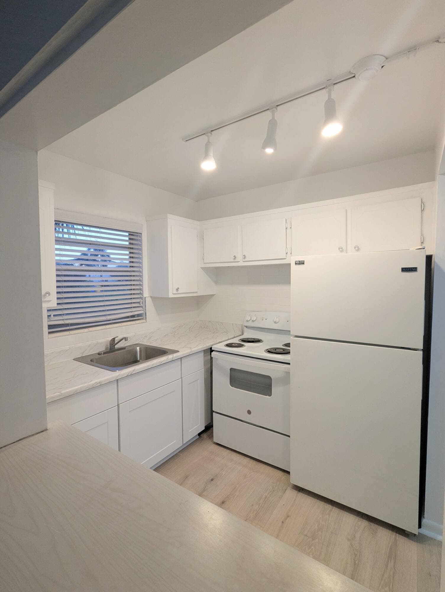 353 Sheffield O, West Palm Beach, FL 33417 — photo 2 of 26