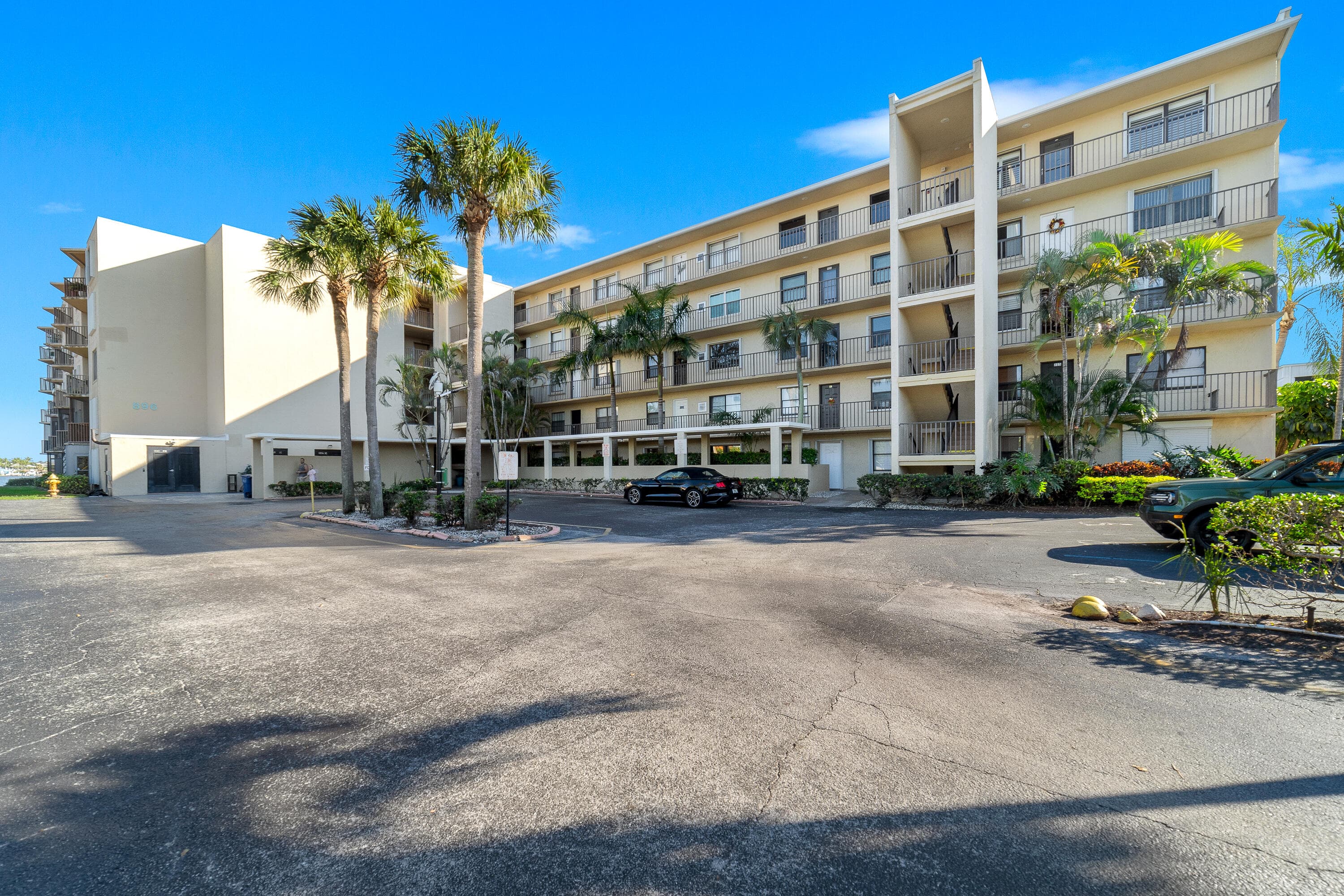 896 N Federal Highway 530, Lantana, FL 33462 — photo 27 of 36