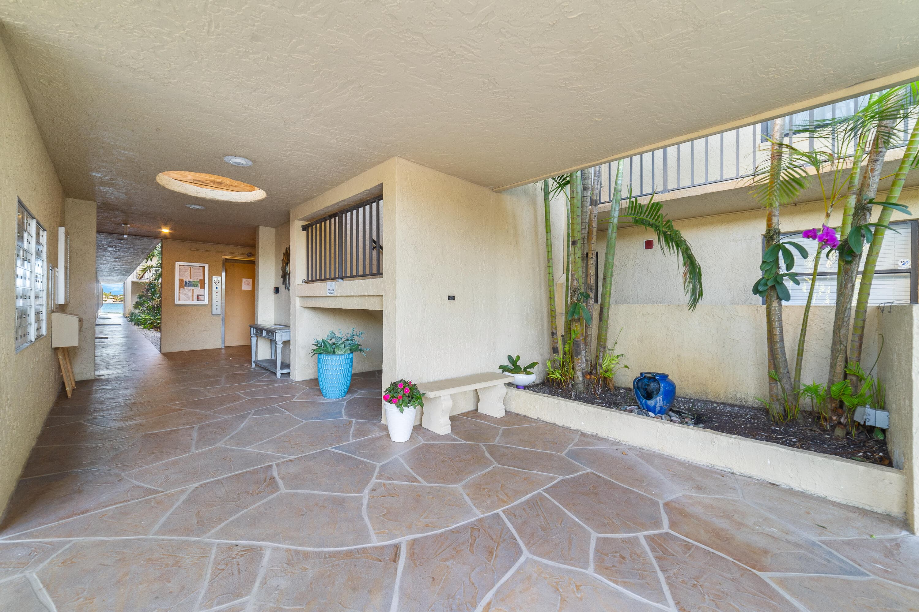896 N Federal Highway 530, Lantana, FL 33462 — photo 28 of 36