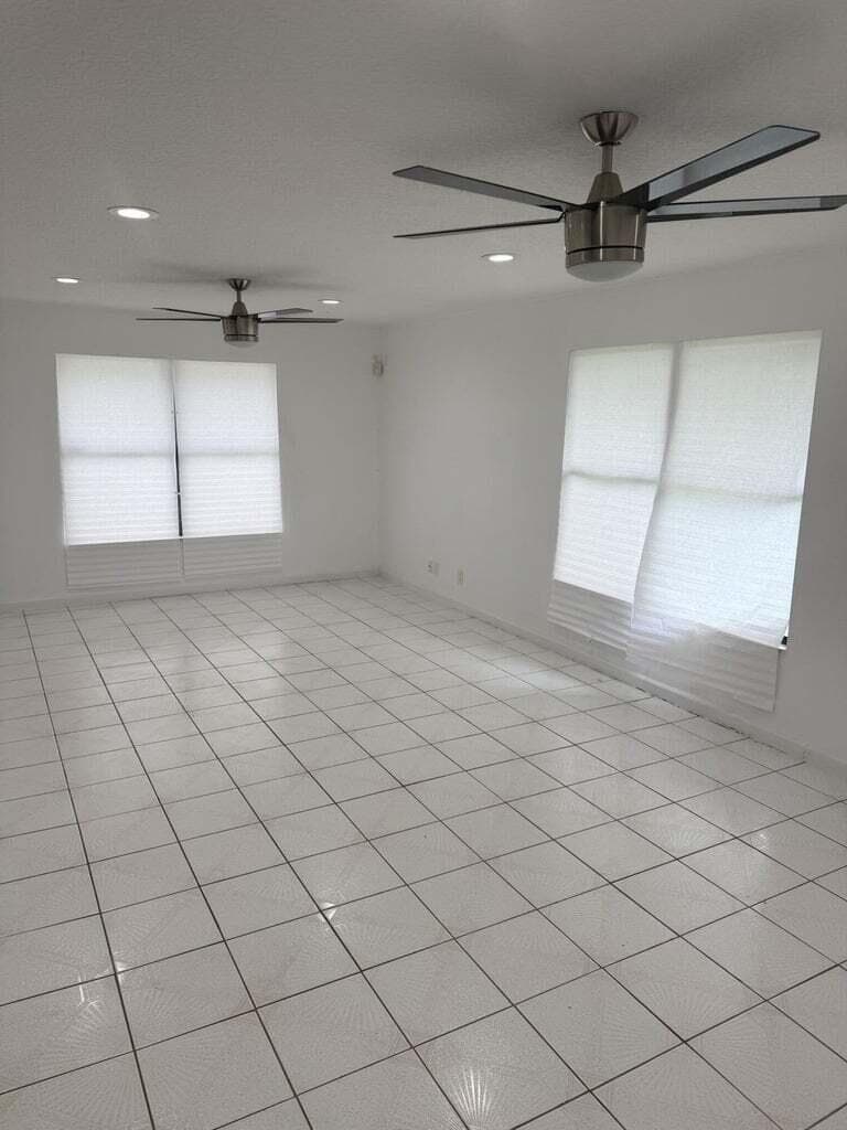 1334 N Mangonia Drive Drive, West Palm Beach, FL 33401 — photo 4 of 32