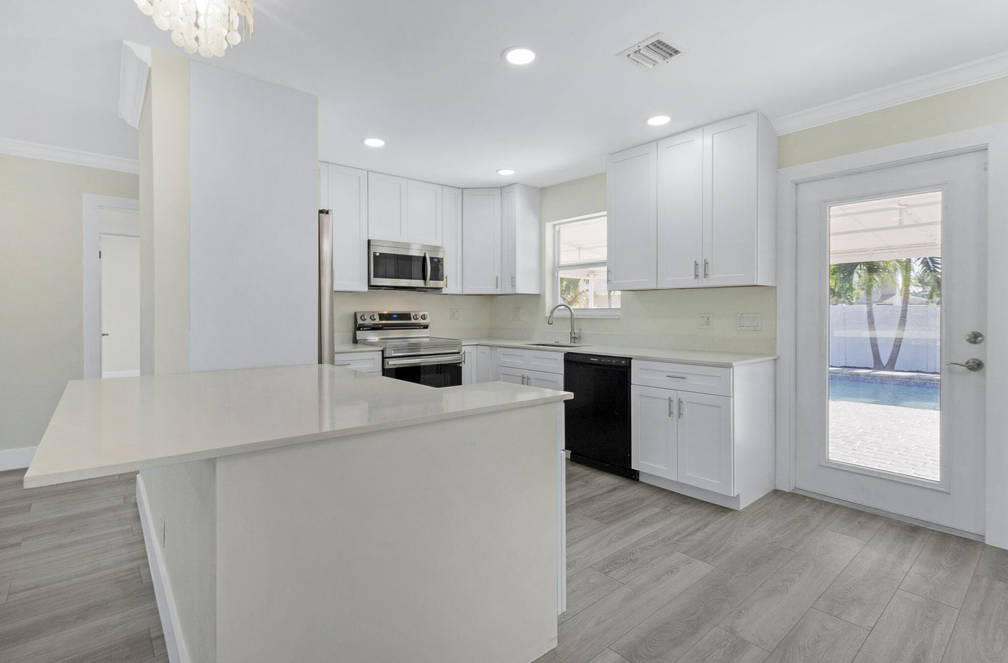912 SE 8th Court, Deerfield Beach, FL 33441 — photo 11 of 36