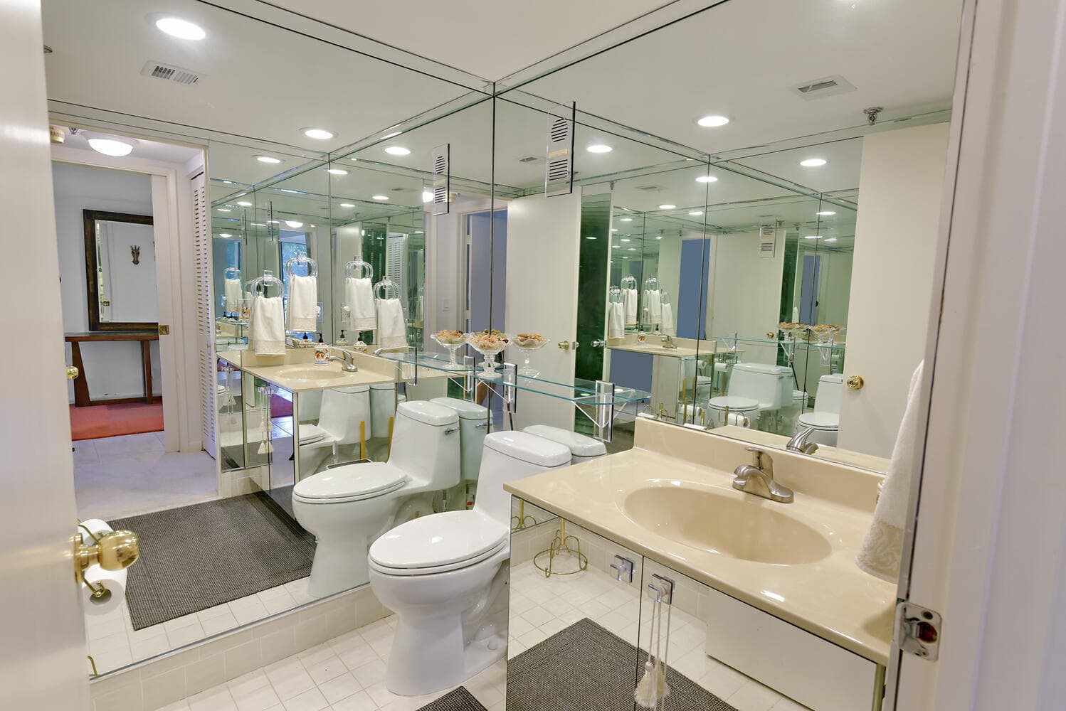 2427 Presidential Way 204, West Palm Beach, FL 33401 — photo 19 of 35