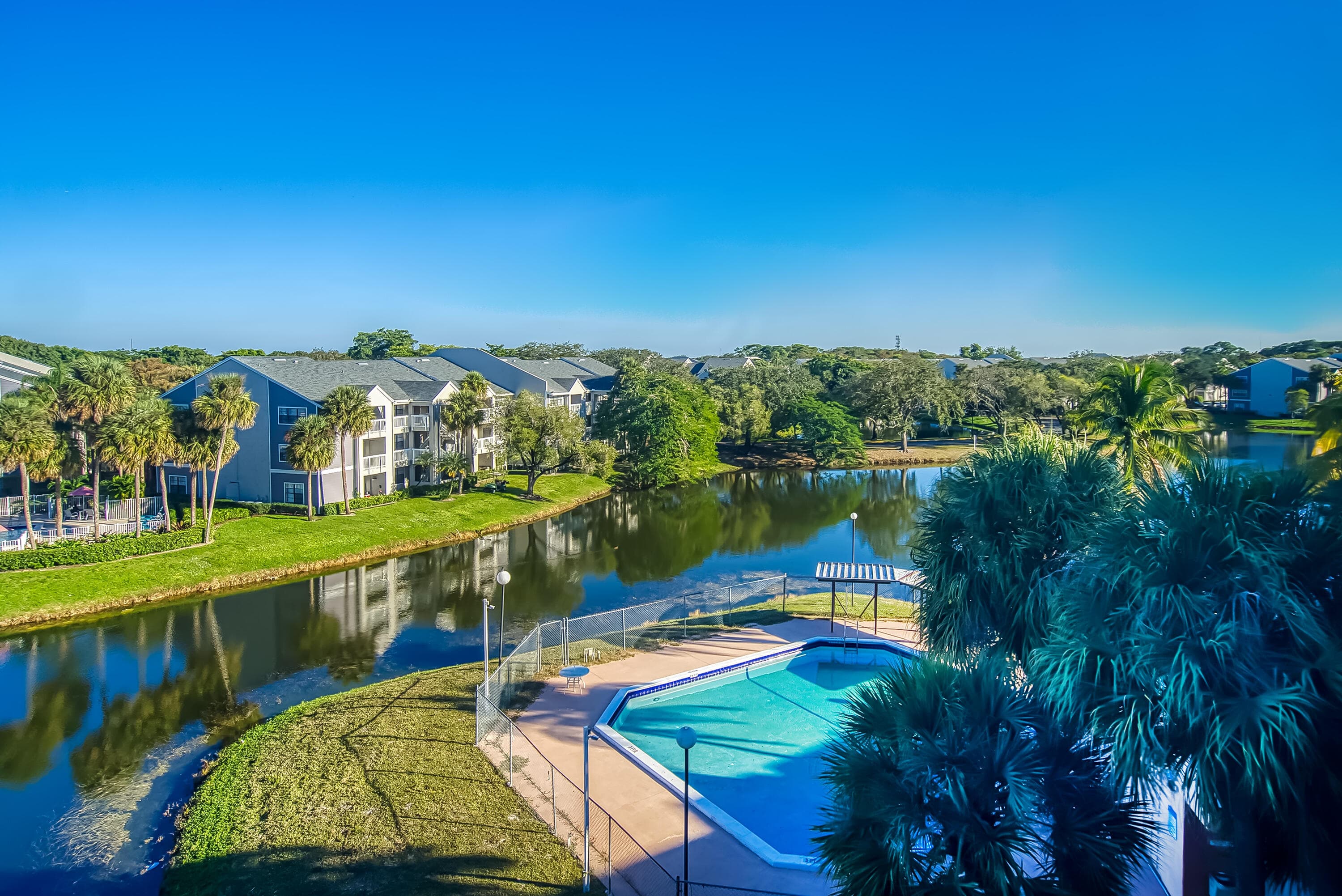 8030 Hampton Boulevard 502, North Lauderdale, FL 33068 — photo 4 of 51
