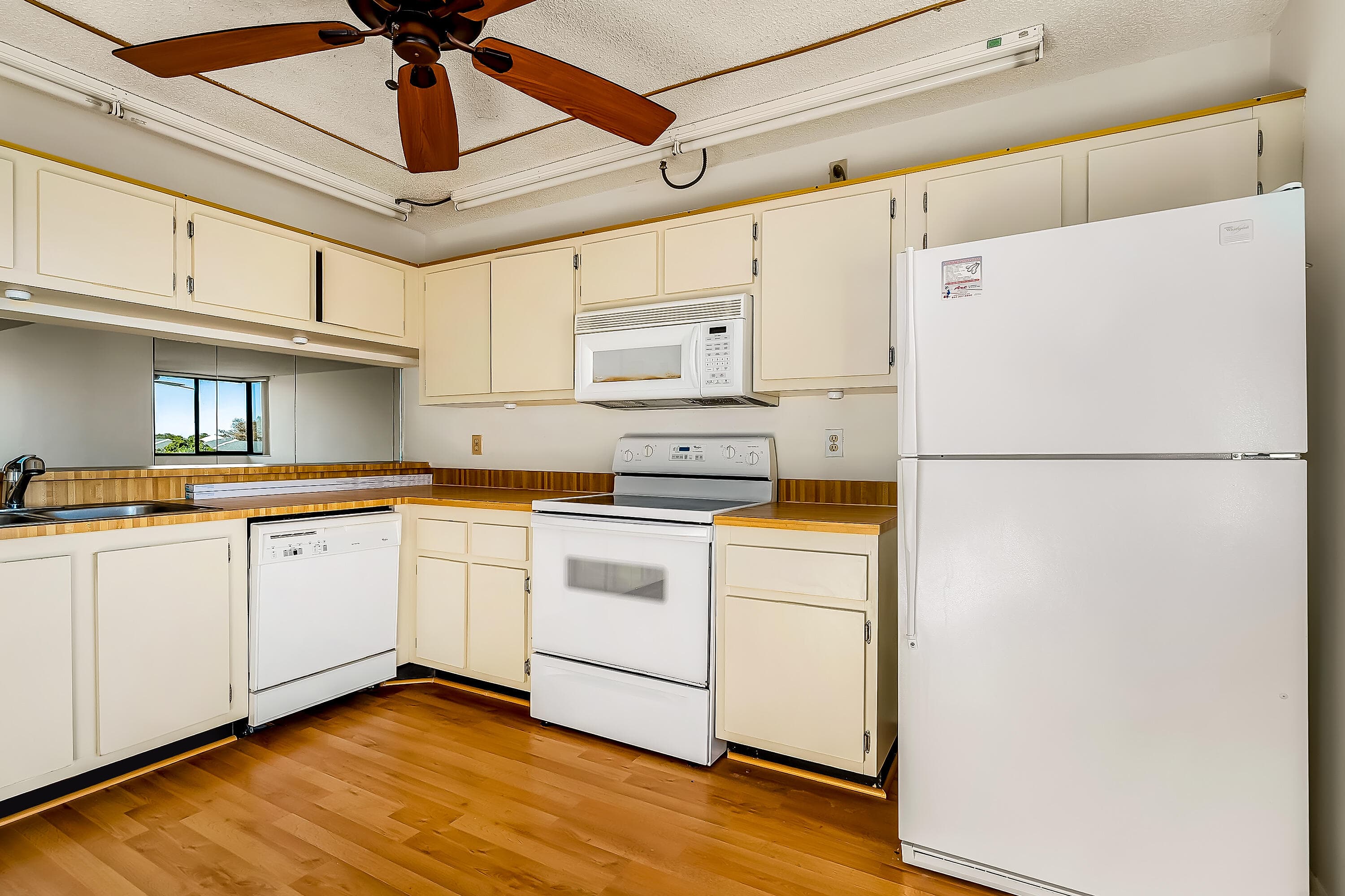 8030 Hampton Boulevard 502, North Lauderdale, FL 33068 — photo 14 of 51