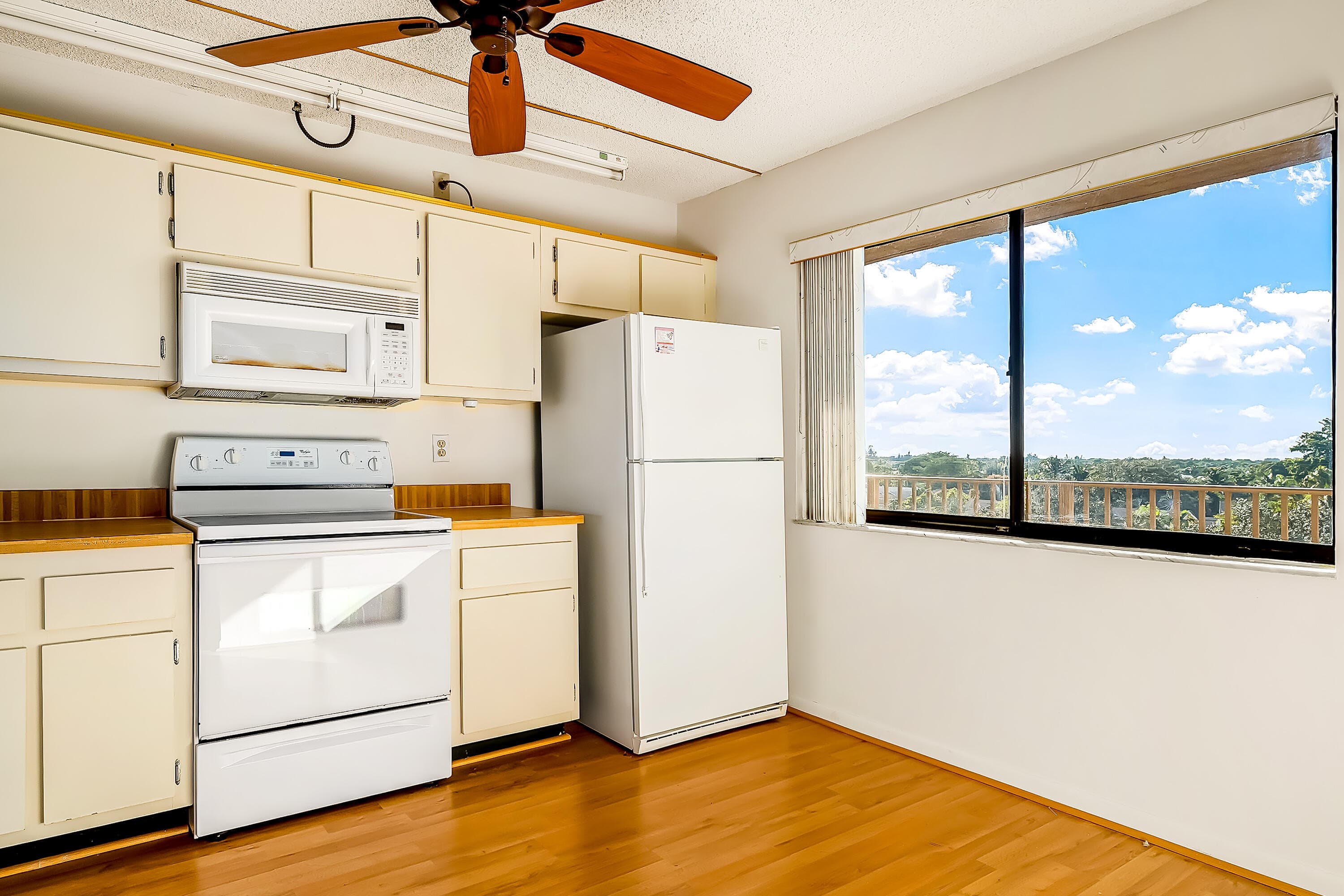 8030 Hampton Boulevard 502, North Lauderdale, FL 33068 — photo 17 of 51