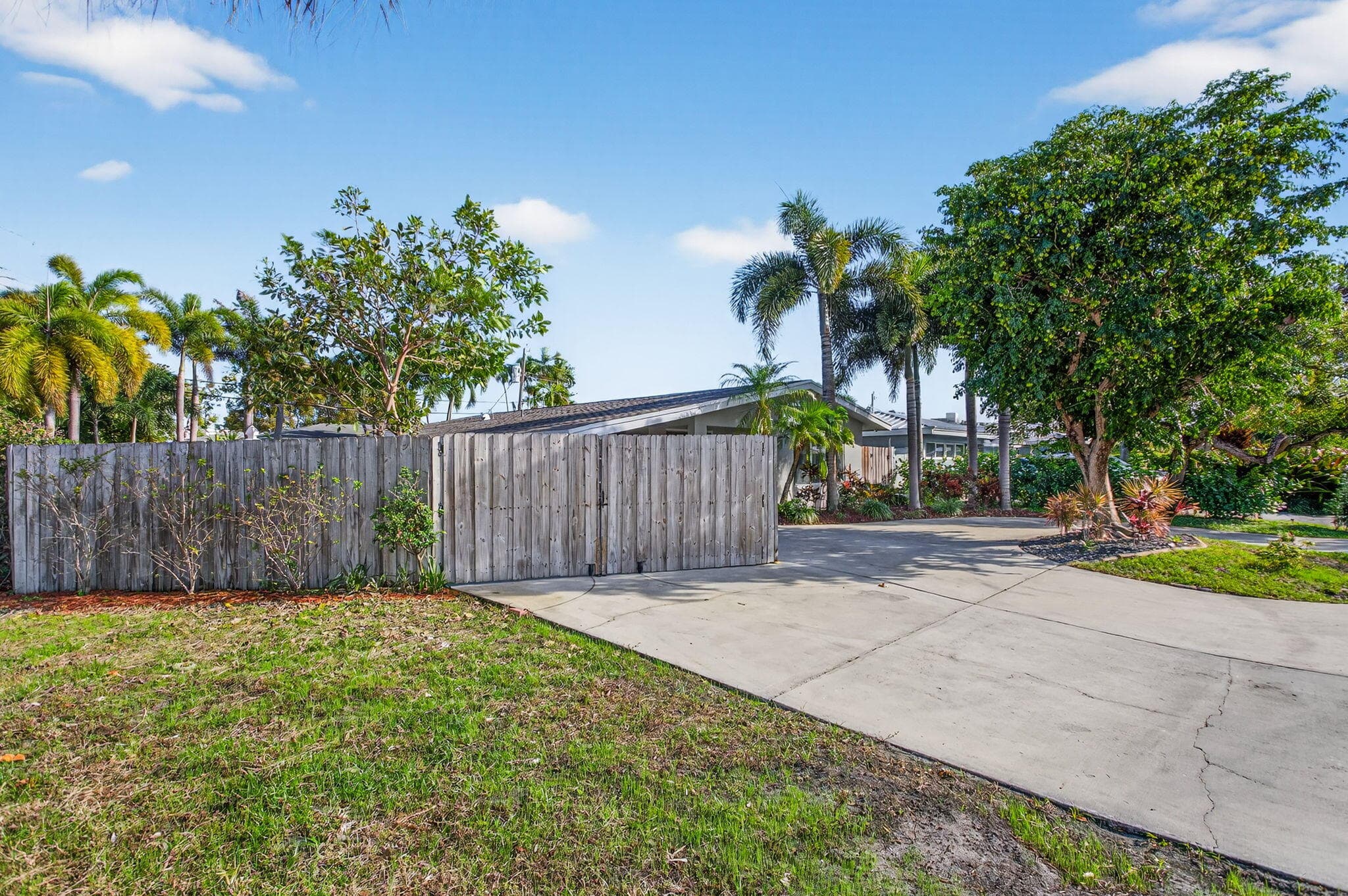 3792 NE 19th Avenue, Oakland Park, FL 33308 — photo 42 of 56