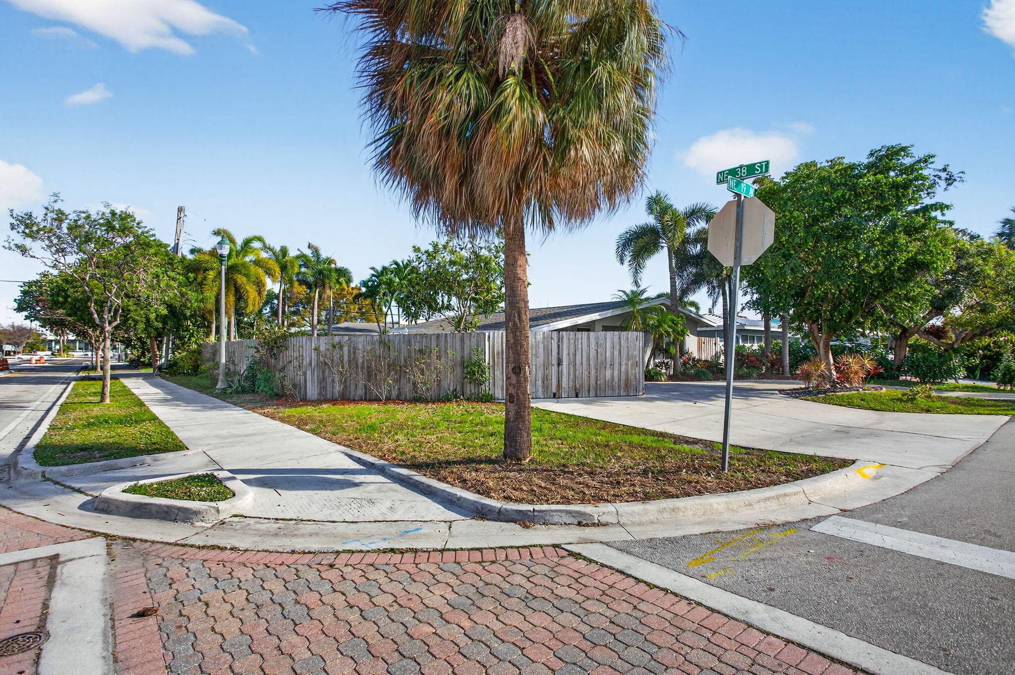 3792 NE 19th Avenue, Oakland Park, FL 33308 — photo 43 of 56