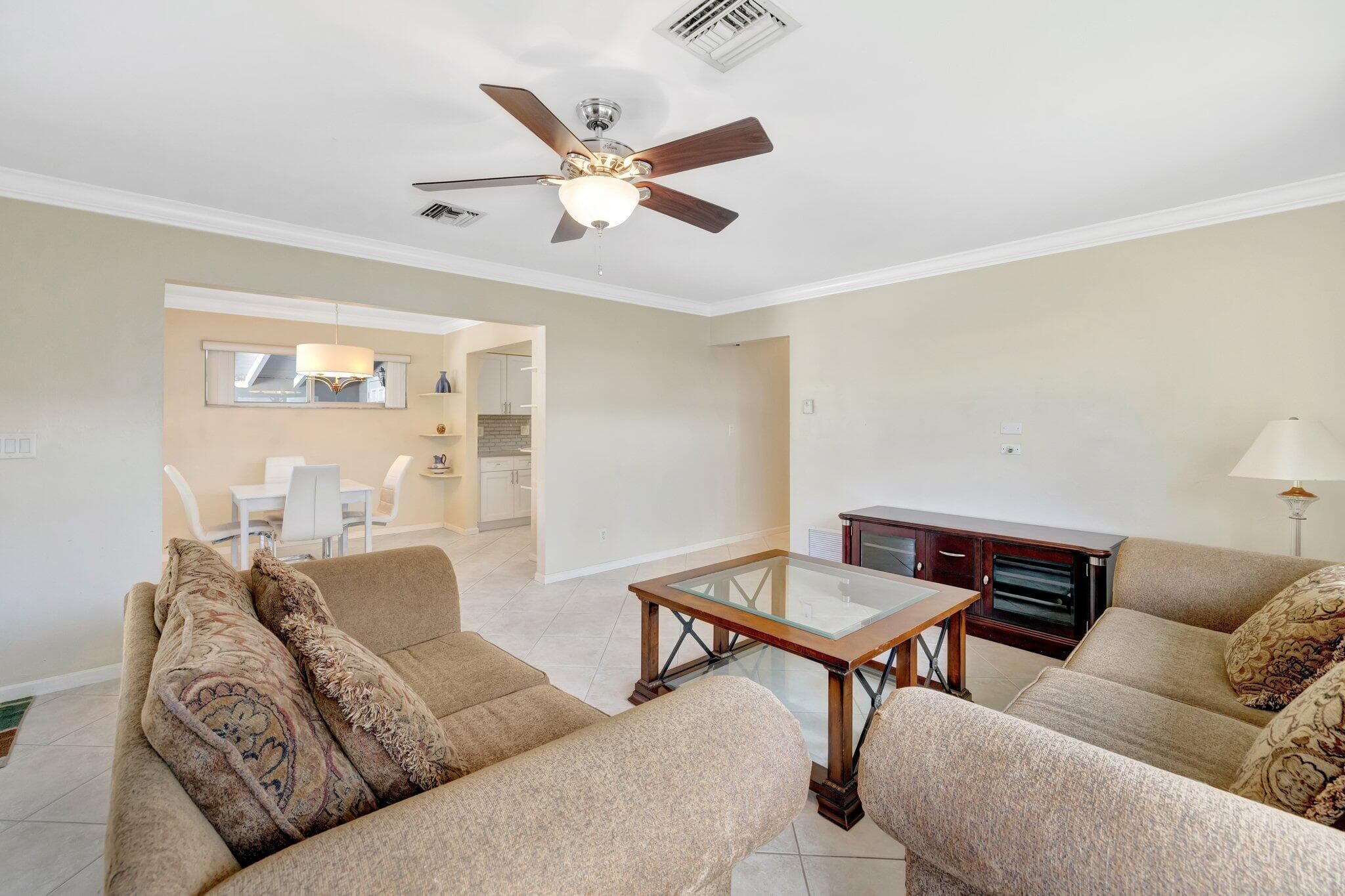 3792 NE 19th Avenue, Oakland Park, FL 33308 — photo 13 of 56