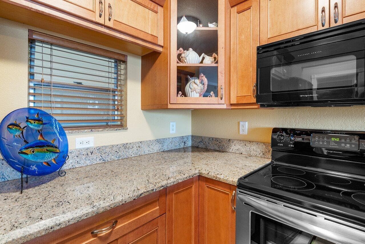 2201 SE 9th Street 107, Pompano Beach, FL 33062 — photo 8 of 34