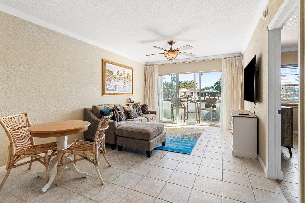 2201 SE 9th Street 107, Pompano Beach, FL 33062 — photo 9 of 34