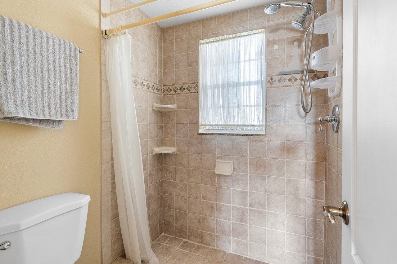 2201 SE 9th Street 107, Pompano Beach, FL 33062 — photo 17 of 34