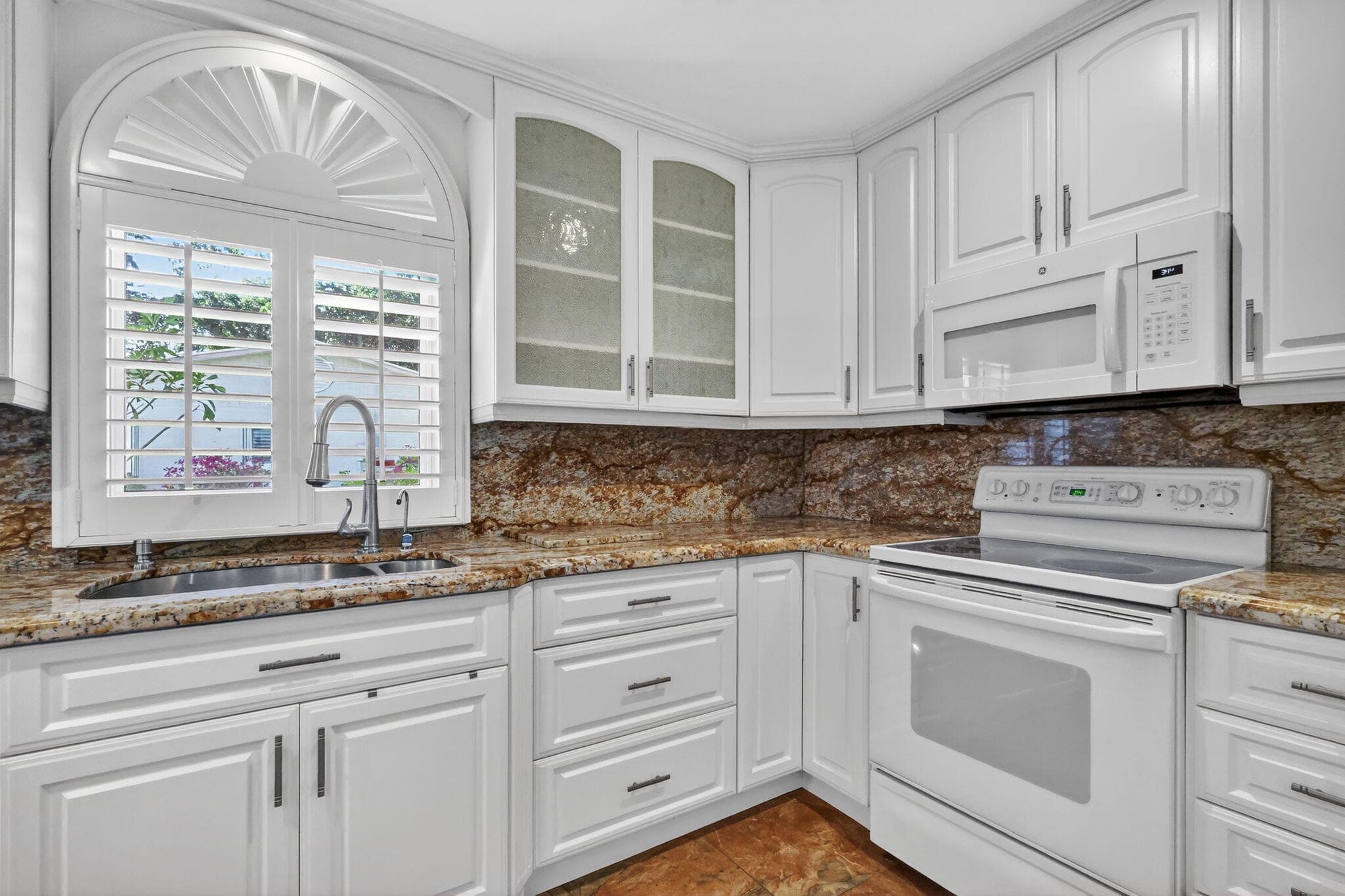 5926 N Los Alamos Lane, Delray Beach, FL 33484 — photo 6 of 35