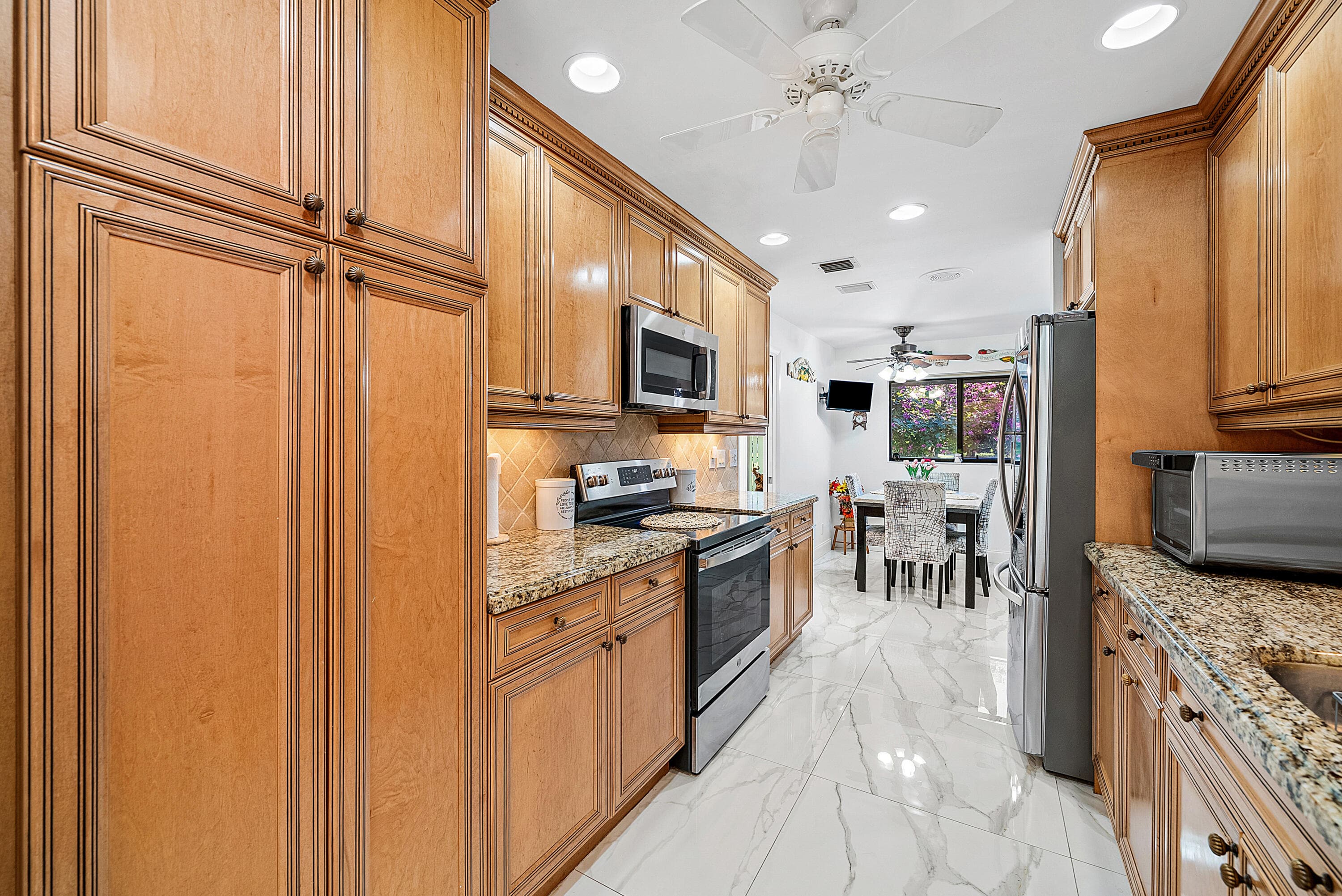 6858 Fountains Circle, Lake Worth, FL 33467 — photo 7 of 52