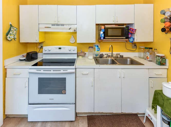 317 N D Street E, Lake Worth Beach, FL 33460 — photo 10 of 31