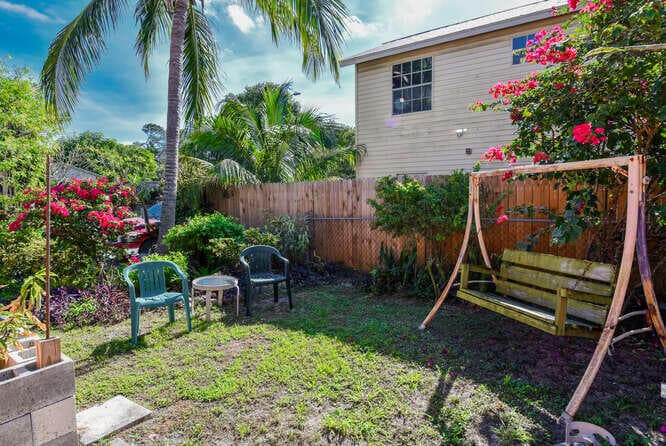 317 N D Street E, Lake Worth Beach, FL 33460 — photo 15 of 31