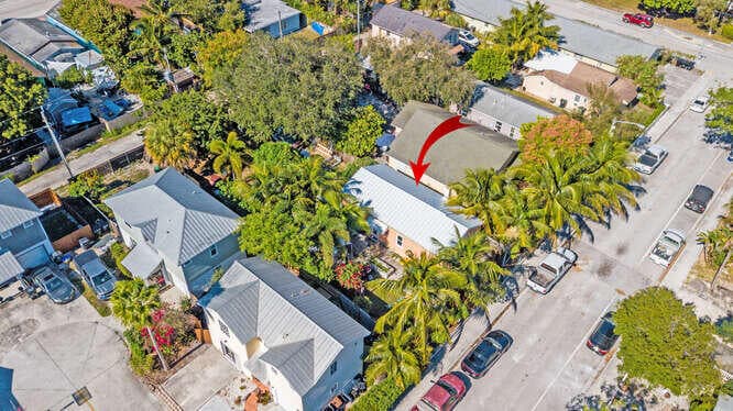 317 N D Street E, Lake Worth Beach, FL 33460 — photo 3 of 31
