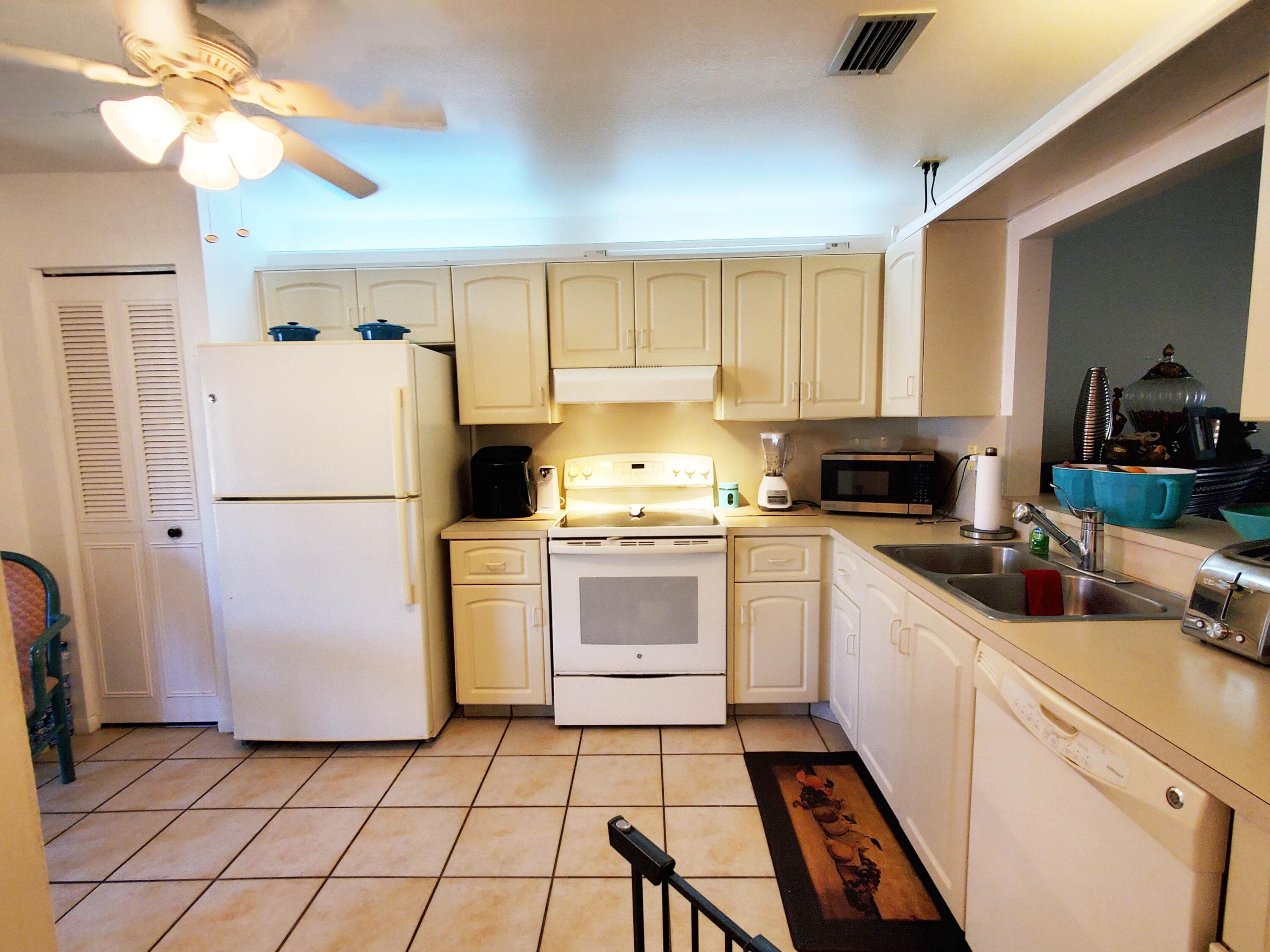4195 Lucerne Villas Lane, Lake Worth, FL 33467 — photo 14 of 21