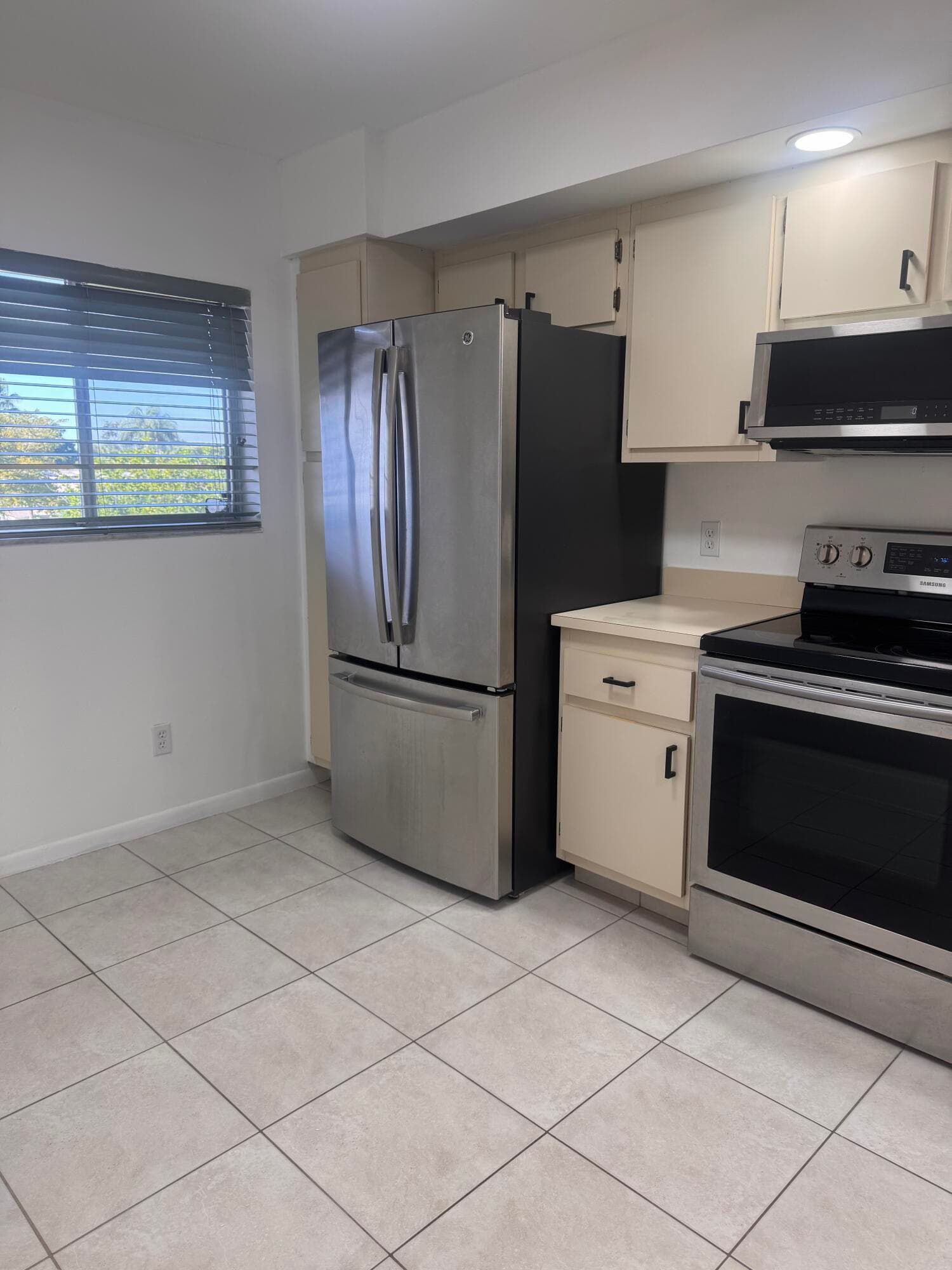 3178 Via Poinciana 303, Lake Worth, FL 33467 — photo 8 of 24