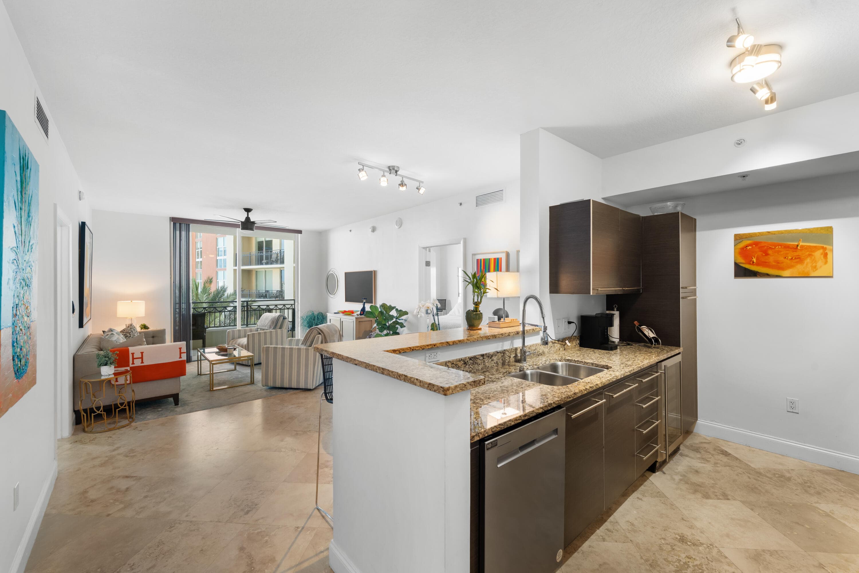 550 Okeechobee Boulevard 1407, West Palm Beach, FL 33401 — photo 1 of 43