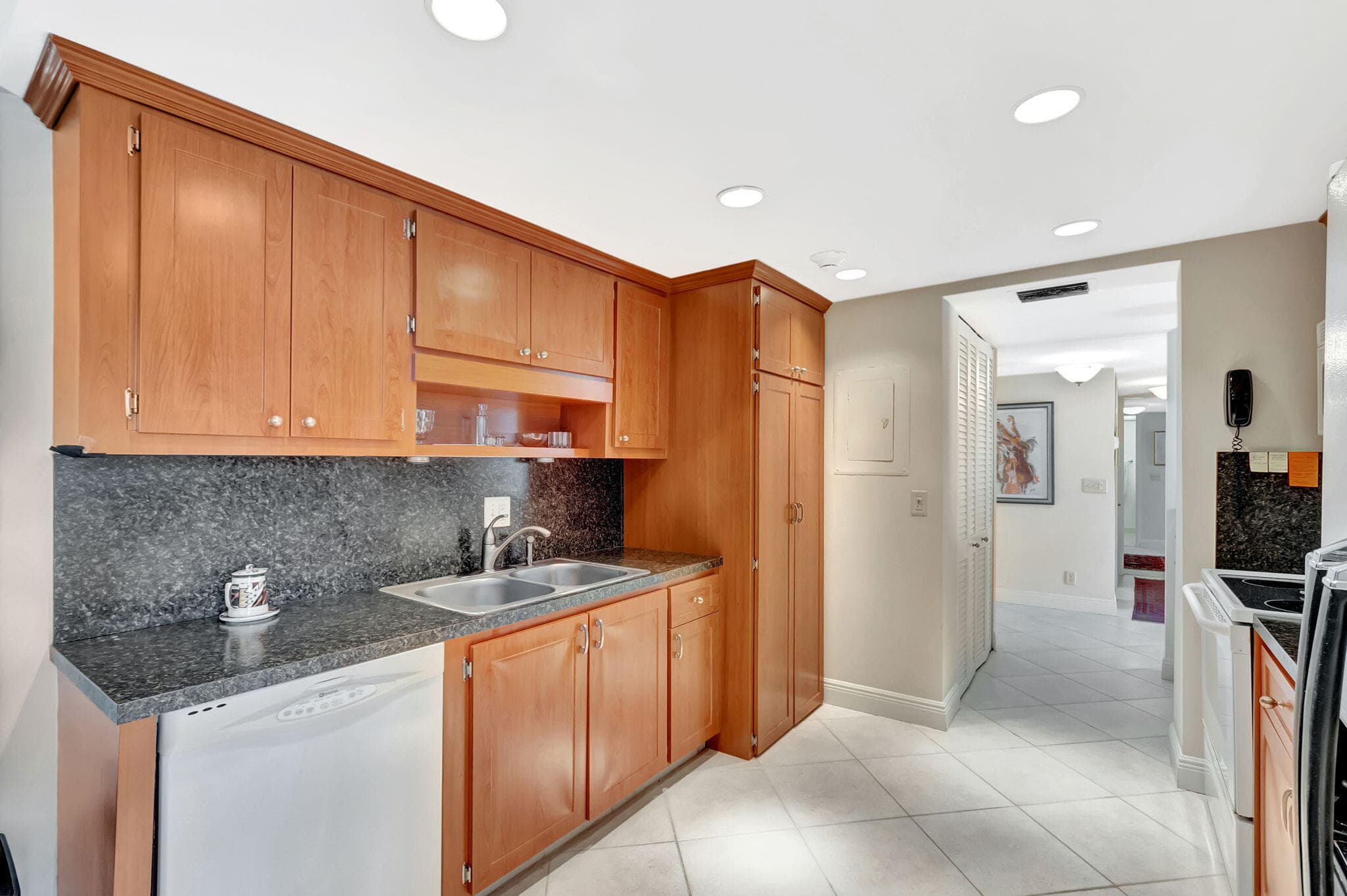 2200 S Ocean Boulevard 405, Delray Beach, FL 33483 — photo 8 of 48