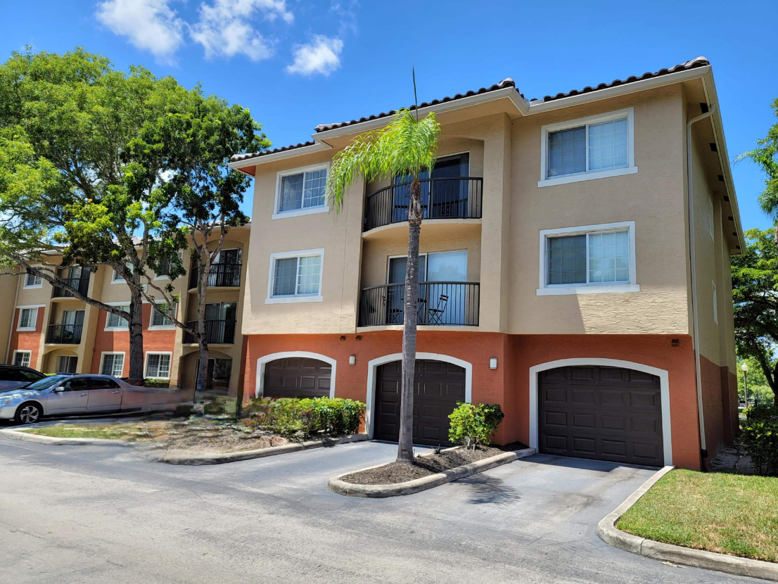 4163 N Haverhill Road 1204, West Palm Beach, FL 33417 — photo 1 of 10