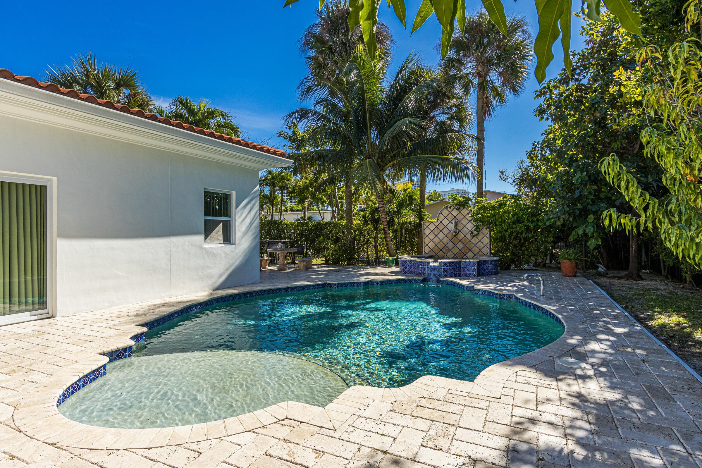 860 E Park Drive, Boca Raton, FL 33432 — photo 12 of 57