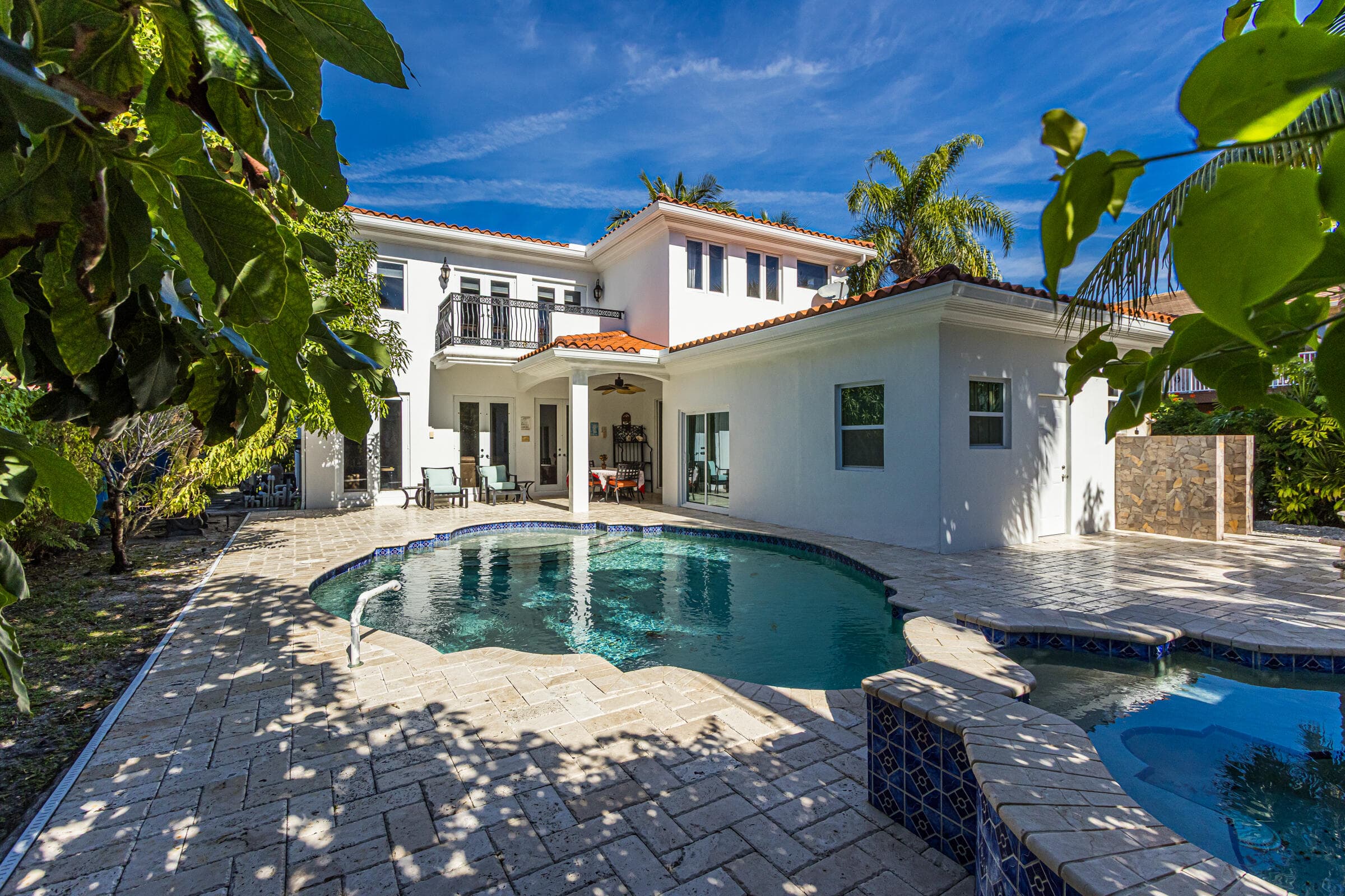 860 E Park Drive, Boca Raton, FL 33432 — photo 2 of 57